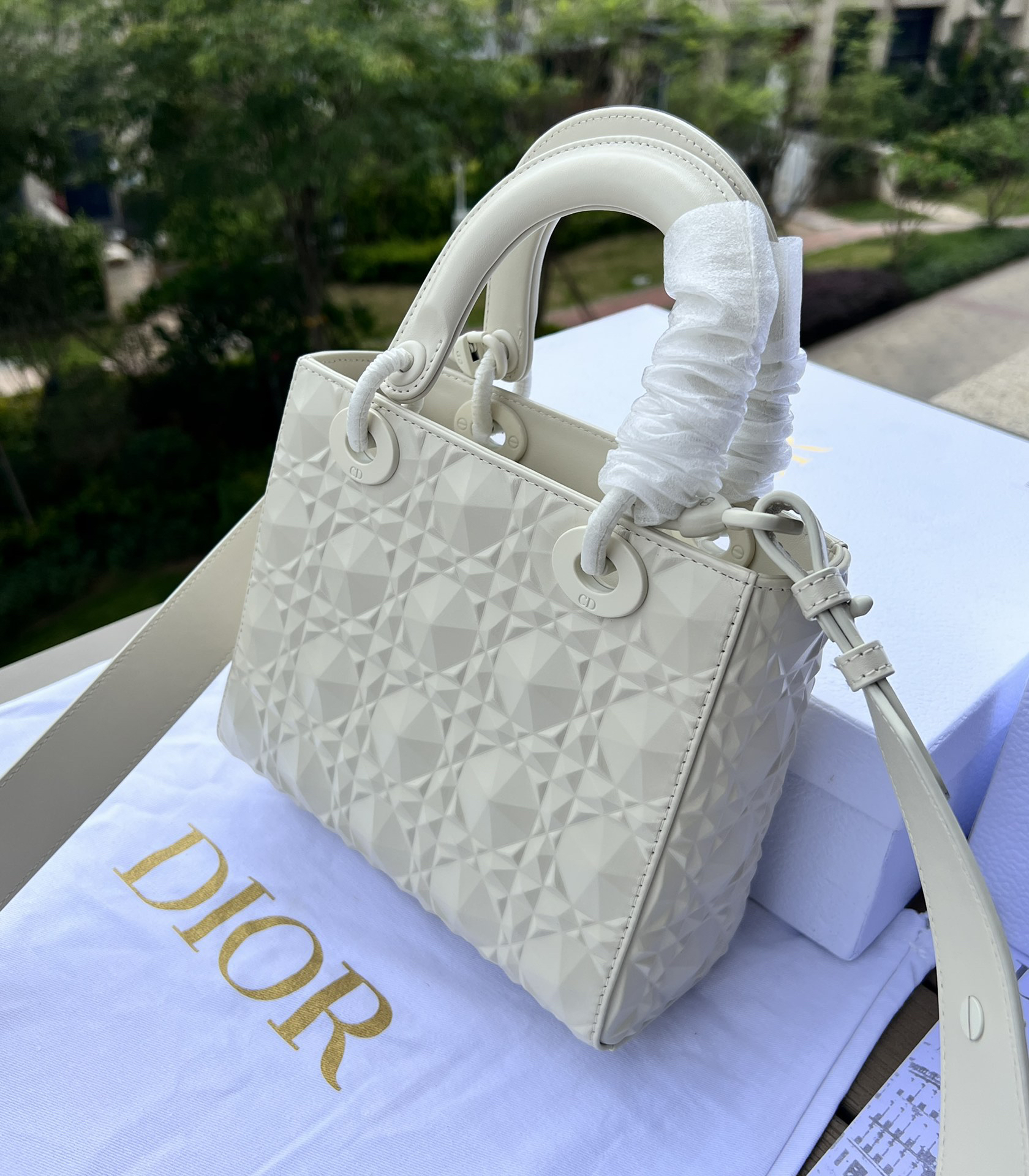 [TOP] Christian Dior Lady Dior Bag 20x17x8cm - White