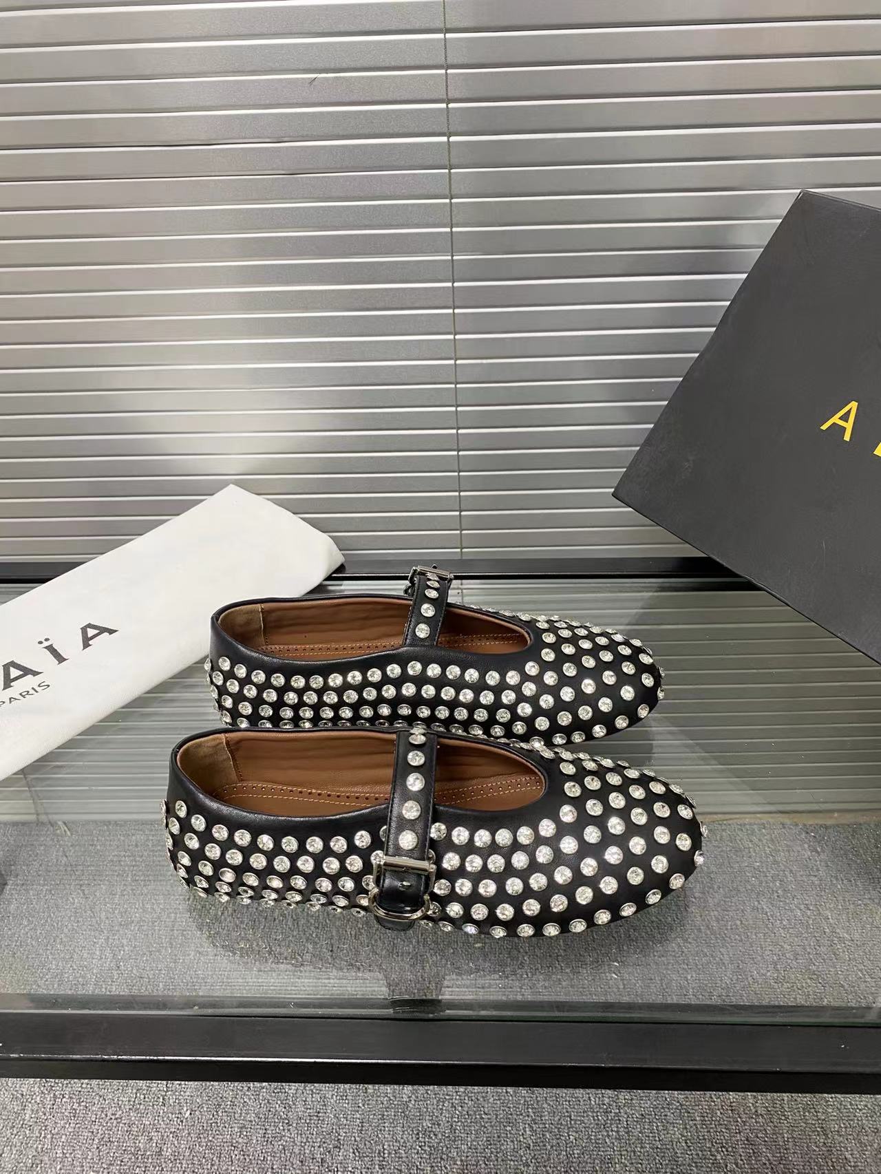 [TOP] ALAIA Flats - Black - 711 Luxury