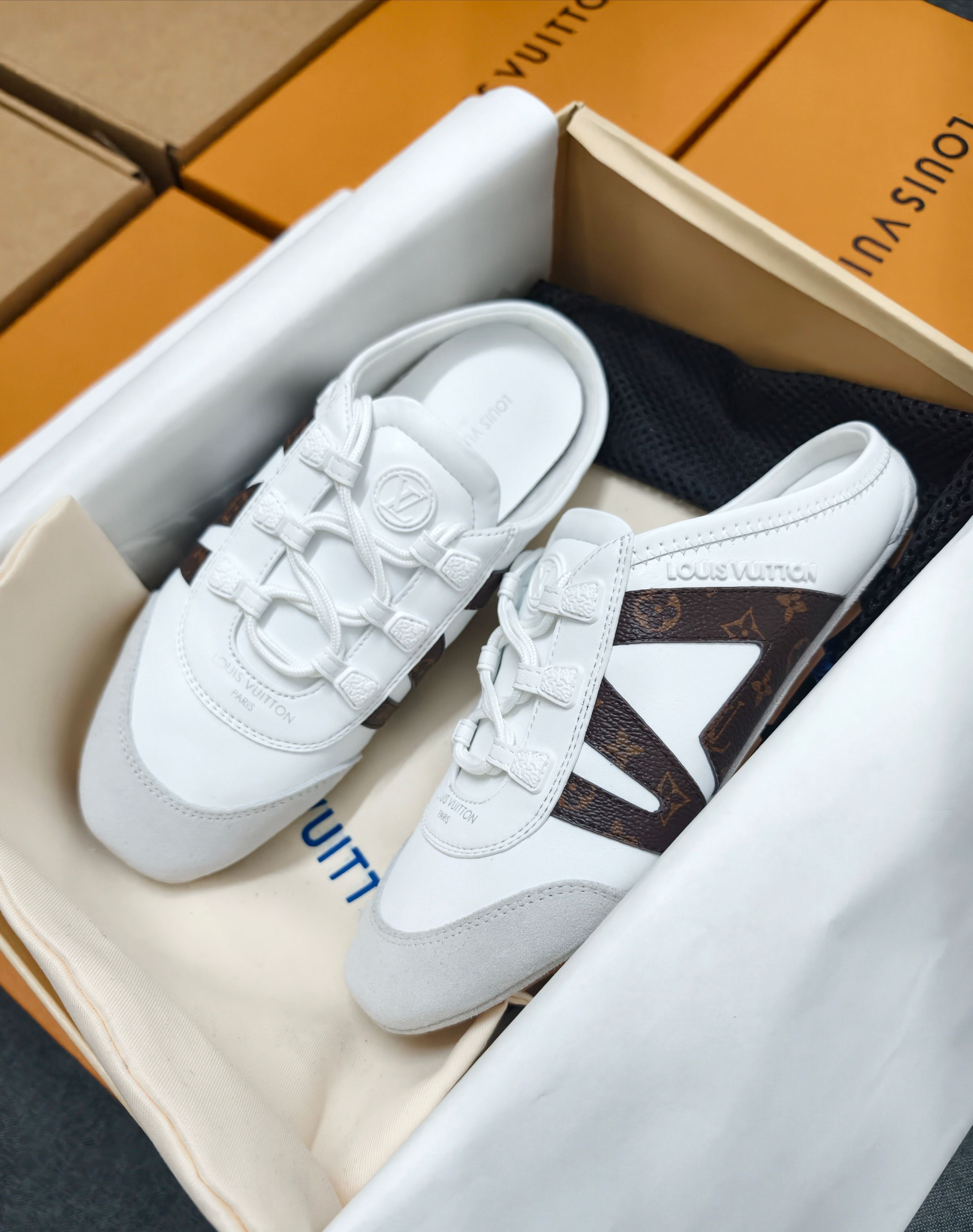 [TOP] Louis Vuitton LV Cowhide Sneakers - White - 711 Luxury
