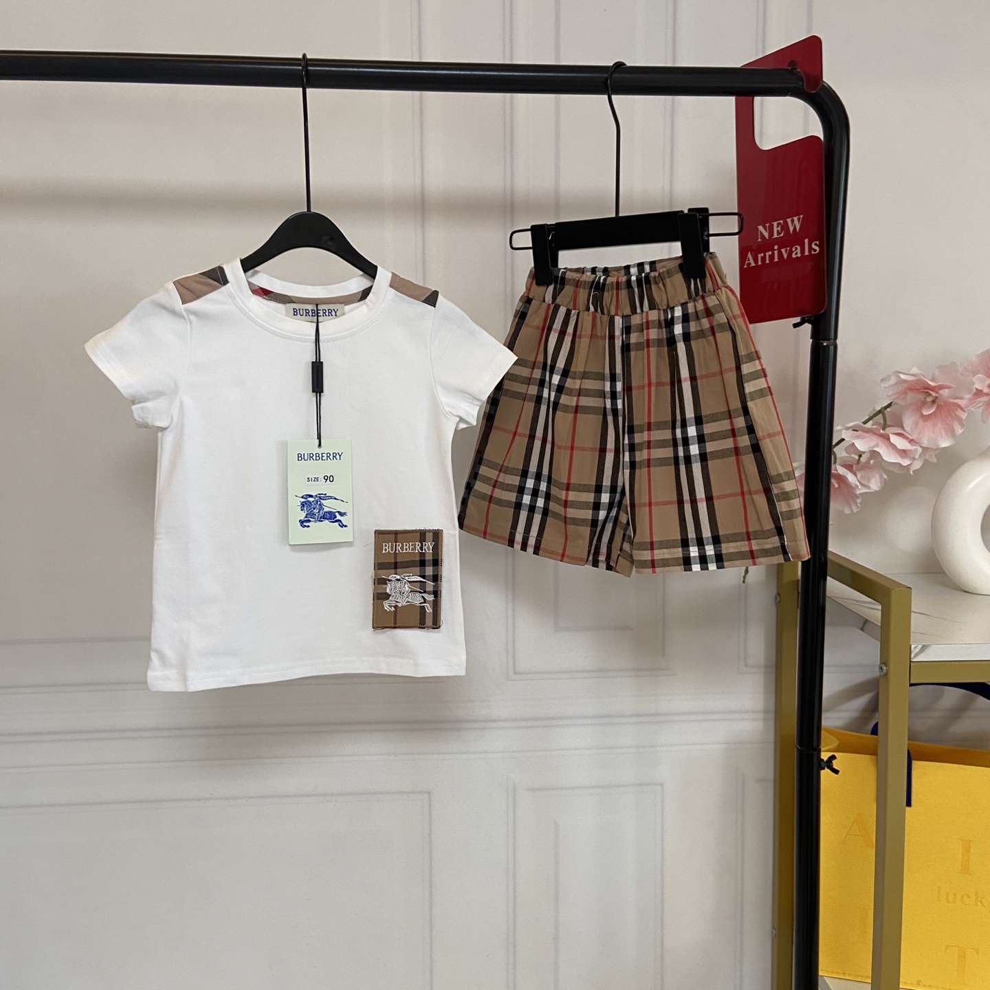 Burberry Unisex Kids White Check Patch Short Sleeve T Shirt & Vintage Check Shorts Two Piece Set Boys Girls Sizes 90-140