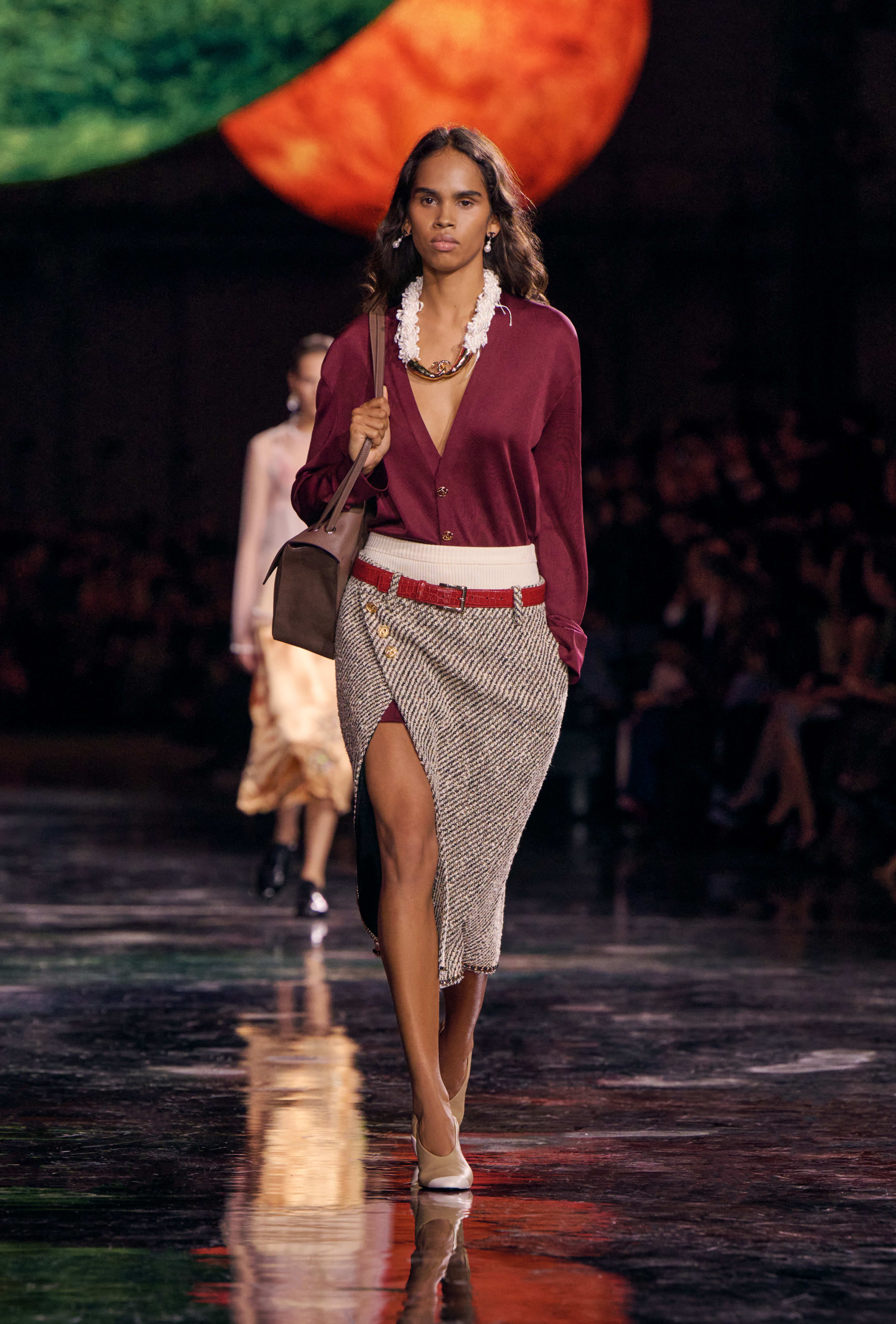 CHANEL Maxi Flapbag Grained Calfskin Silver Metal Light Brown #377491