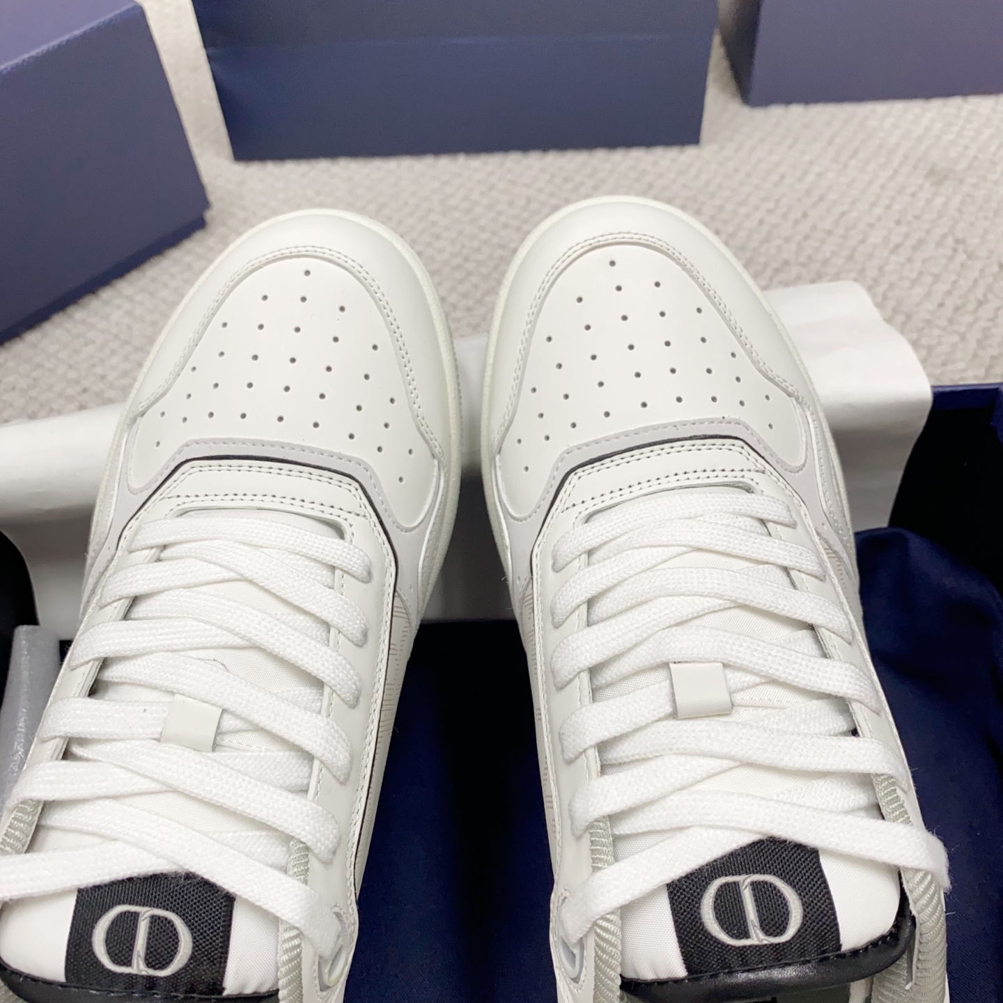 [TOP] Christian Dior  Men's Sneakers - White