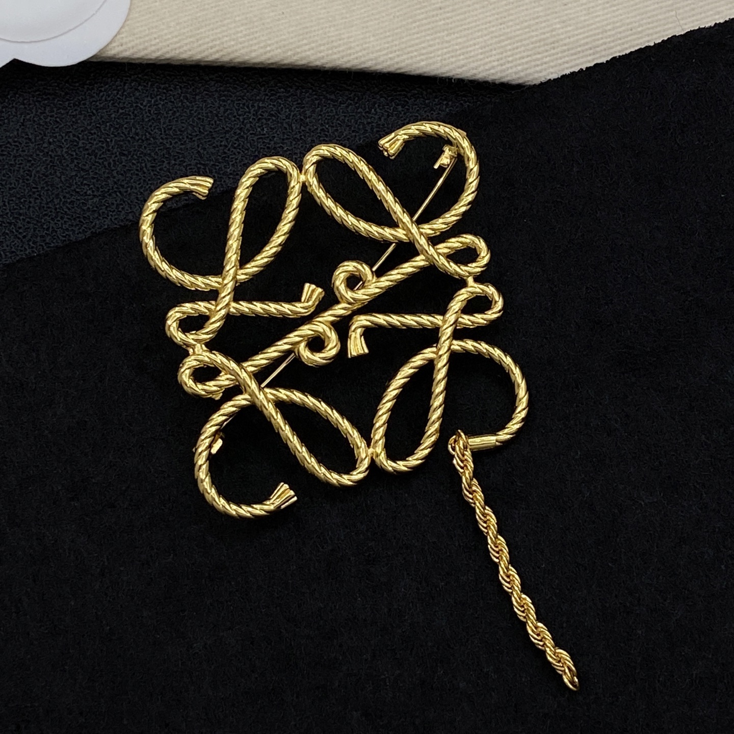 [TOP] LOEWE Brooch - Gold - 711 Luxury