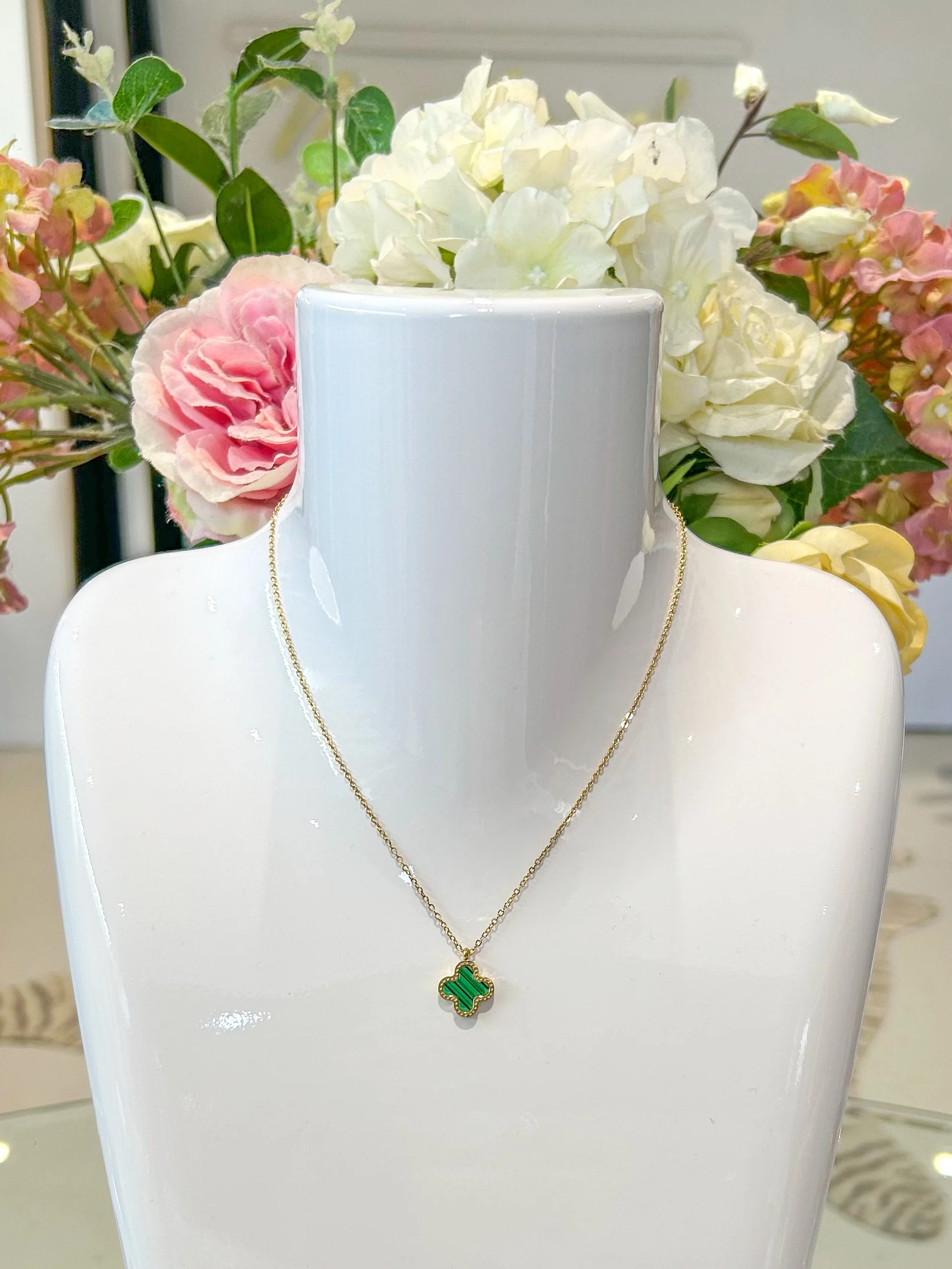 Gold Reversible Green And White Stripe Leaf Clover Necklace