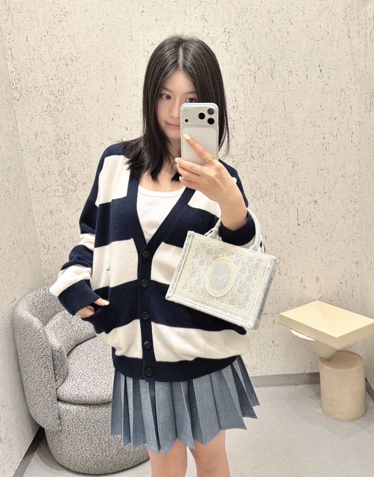 [TOP] Christian Dior Knit Cardigan - White - 711 Luxury