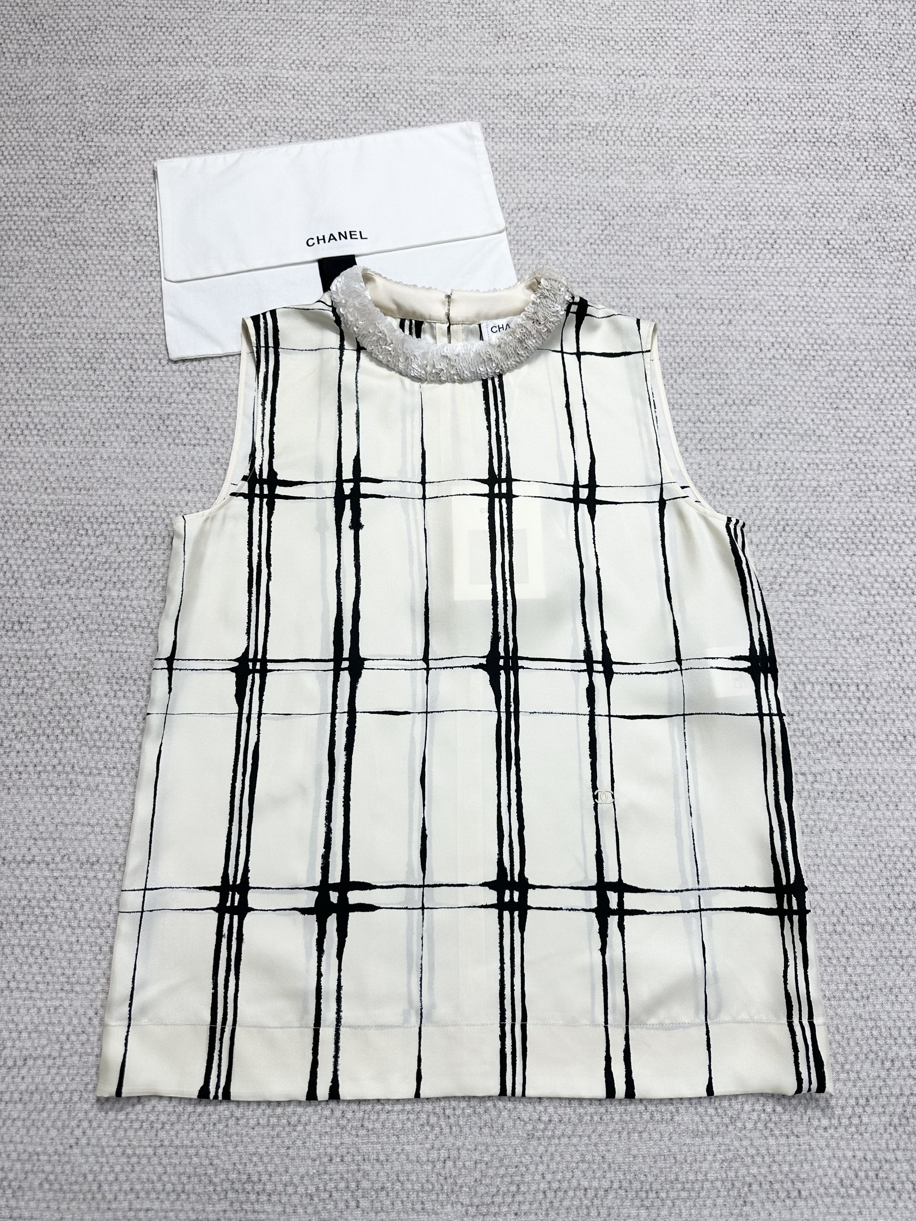Chanel Top-quality Version Top Printed Silk Ecru Black #385470