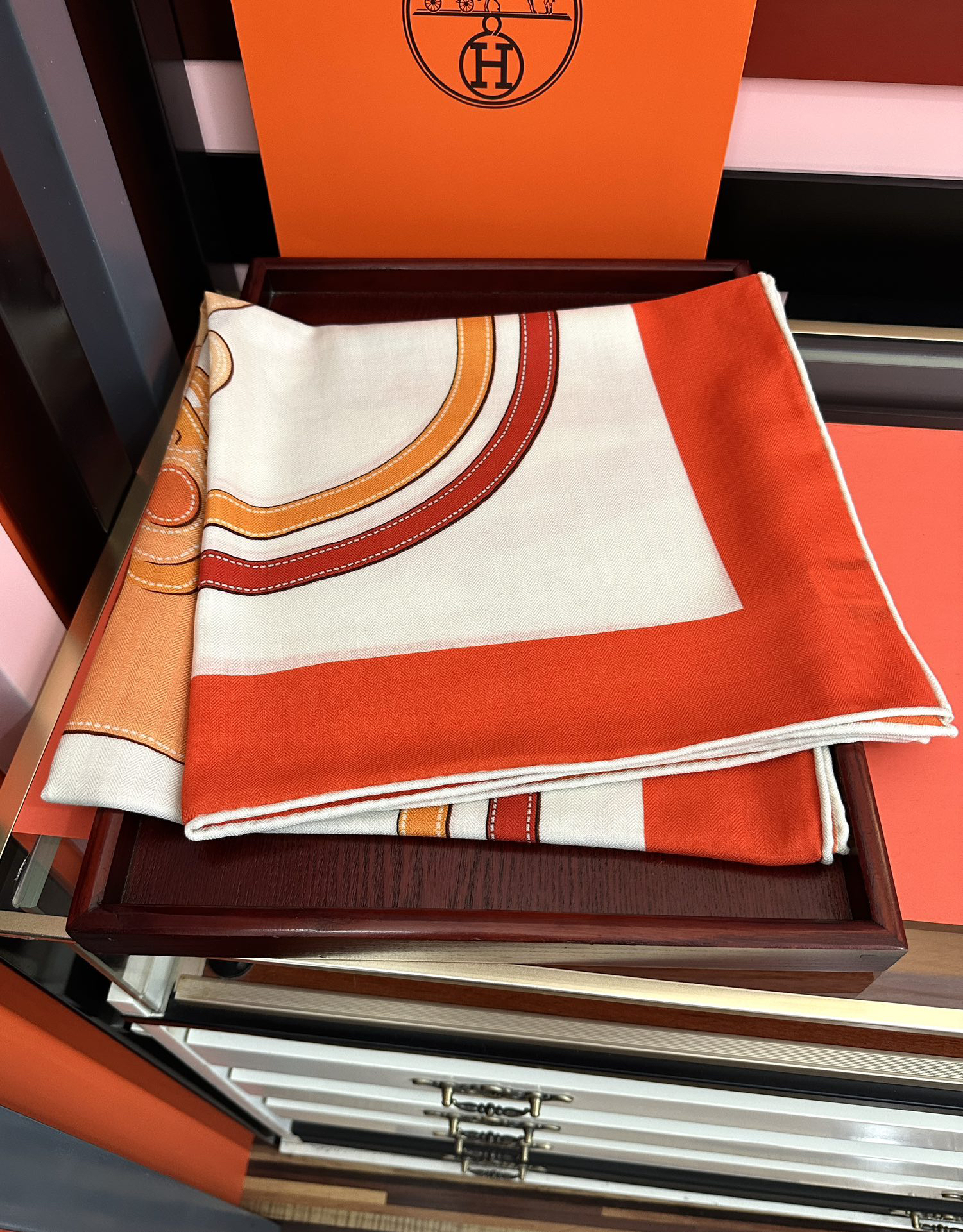 [TOP] HERMES 30% Silk + 70% Cashmere Scarf 140X140 cm - Orange - 711 Luxury