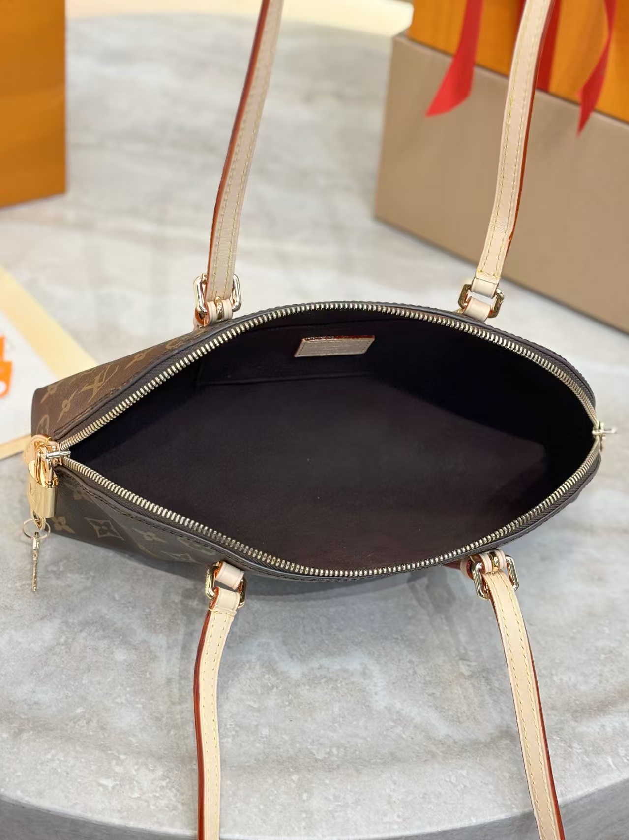 [TOP] Louis Vuitton LV Squire East West Handbag 29 x 14  x 8 cm - Monogram