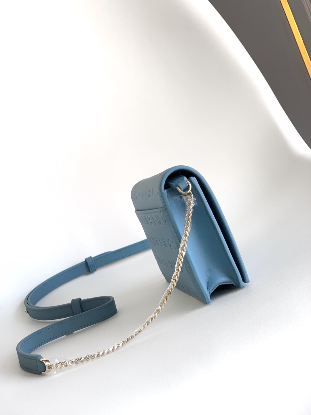 [TOP] BVLGARI Logo Bag Calfskin 19x10.5x4.5cm - Blue - 711 Luxury