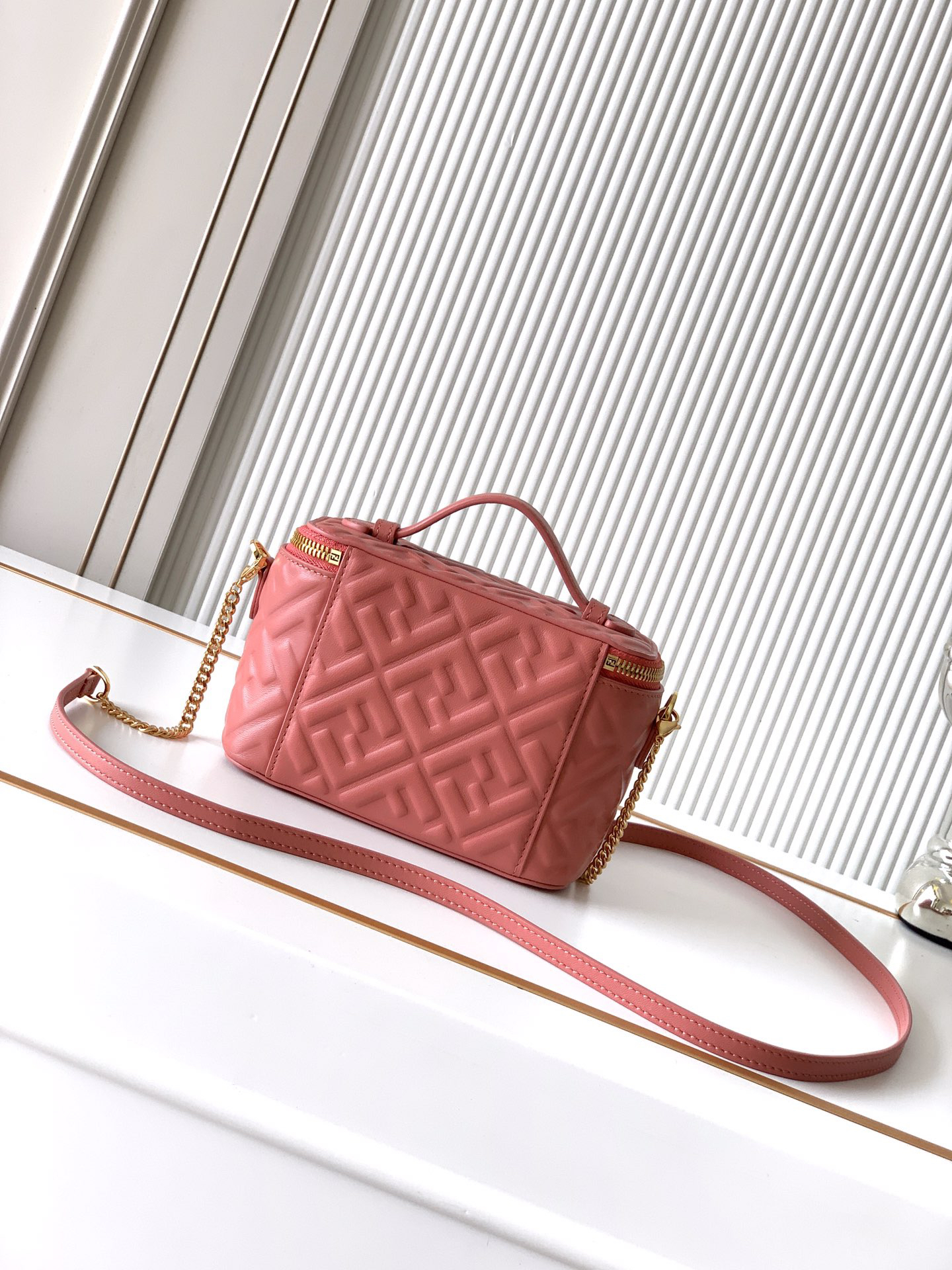 [TOP] FENDI Vanity Bag 16x8x11cm - Pink & GHW - 711 Luxury