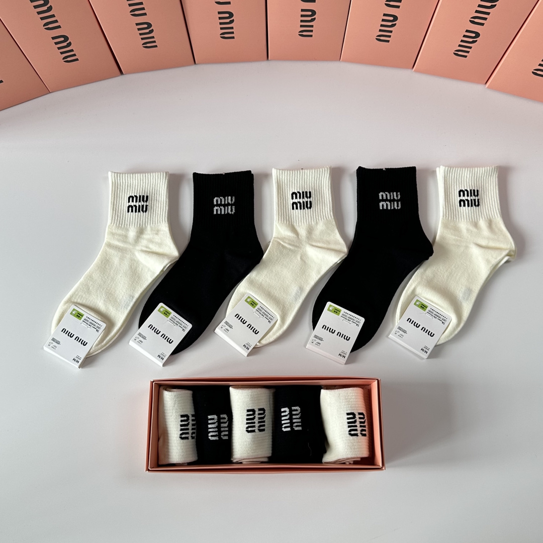 [TOP] Miu Miu Socks - 5 Pieces as a Set - 711 Luxury