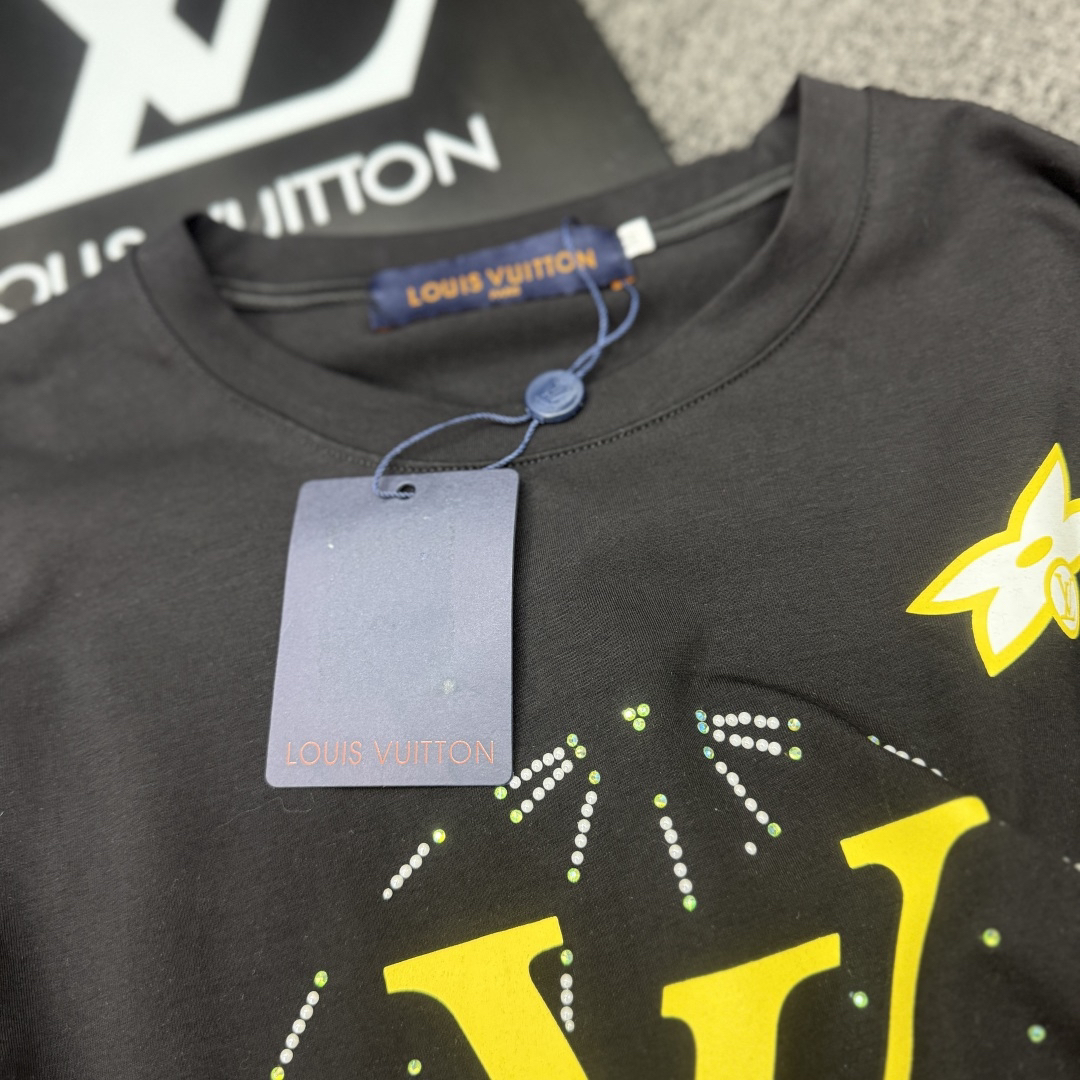[TOP] Louis Vuitton LV T-shirt - Black