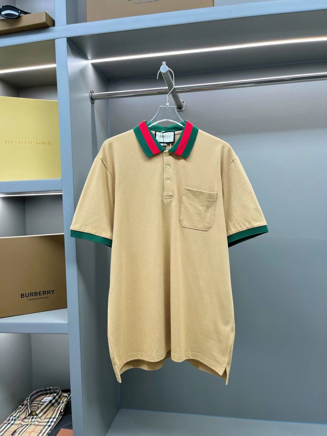 [TOP] GUCCI Men's T-Shirt - Brown - 711 Luxury