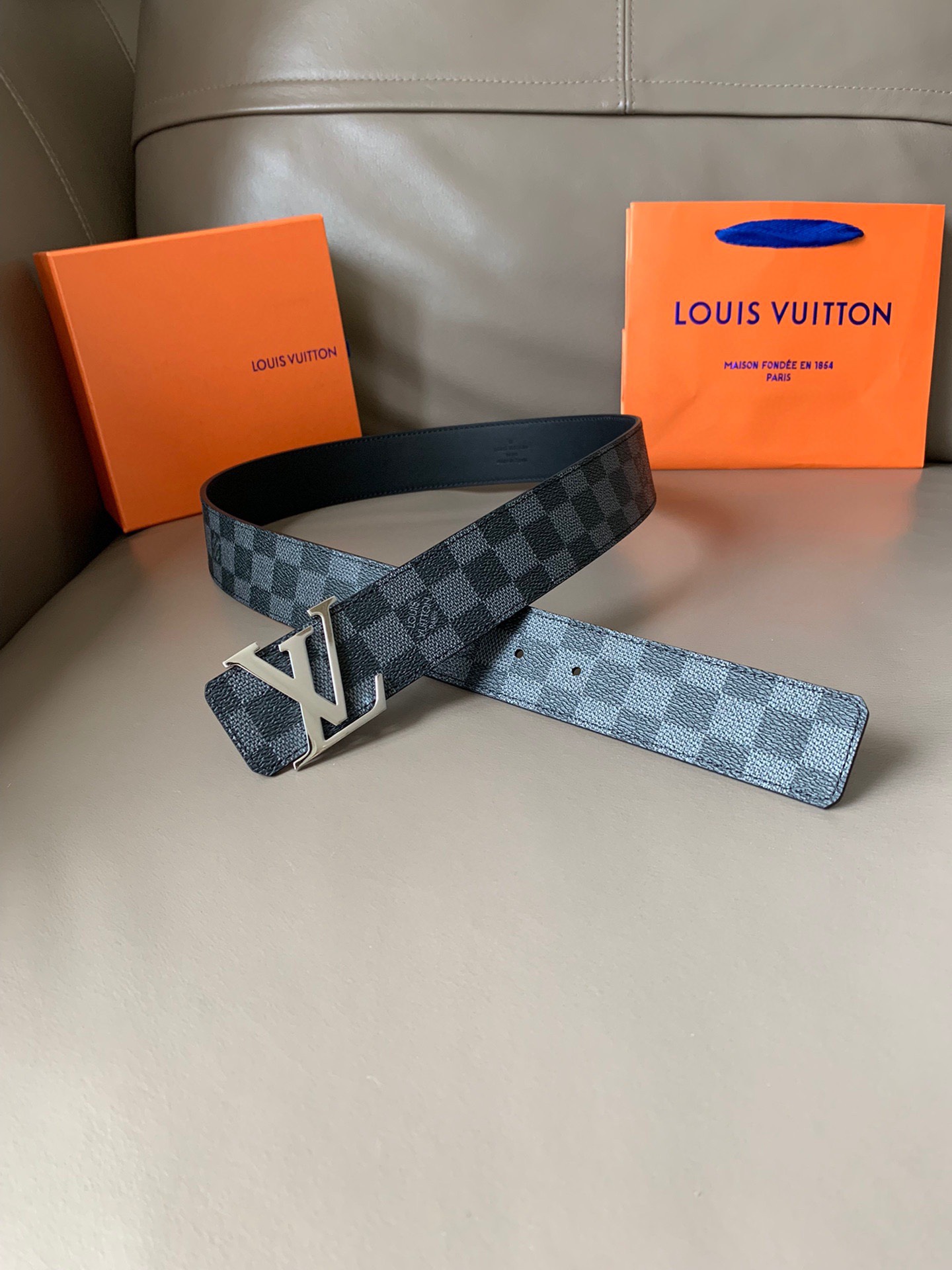 [TOP] Louis Vuitton LV Men's Damier Graphite Belt 4 cm - Black - 711 Luxury