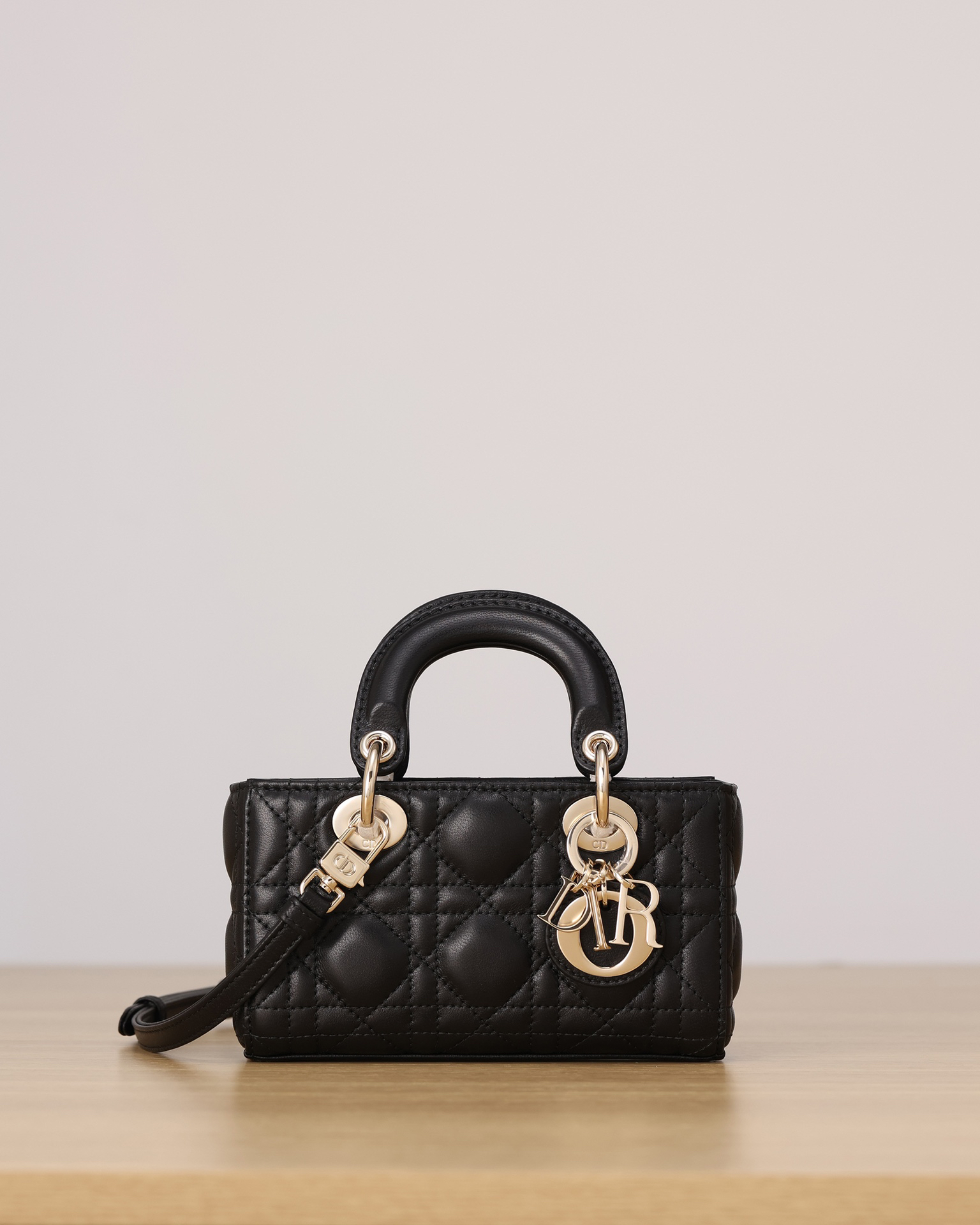 [TOP] Christian Dior Lady D-Joy Bag Lambskin 16x9x5cm - Black - 711 Luxury