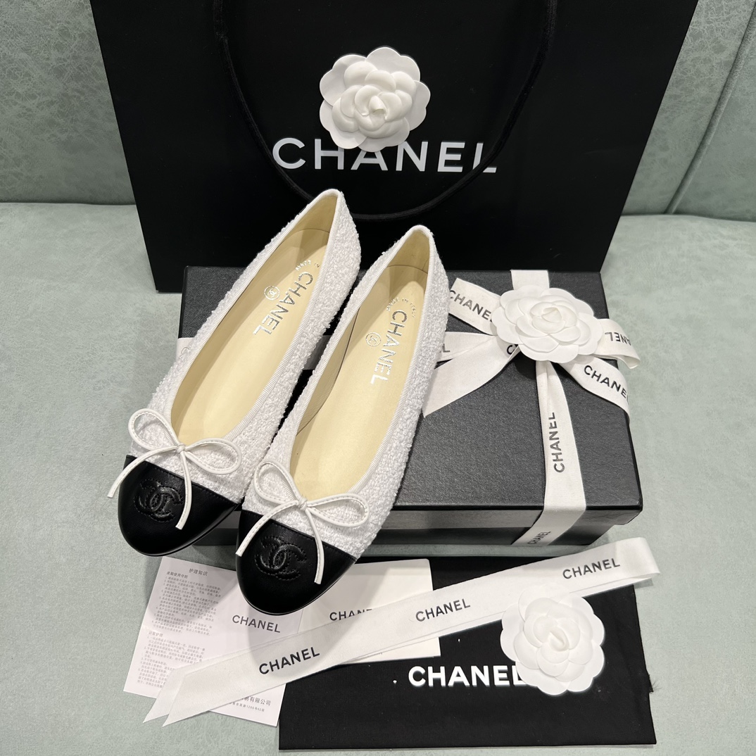 [TOP] CHANEL Flats - White - 711 Luxury