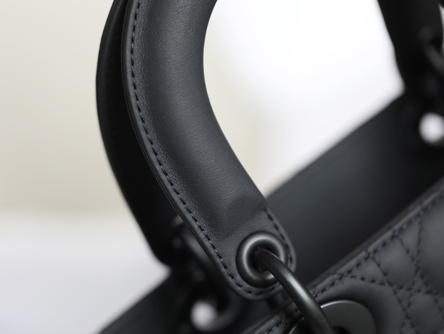 [TOP] Christian Dior Lady Dior Bag 20*16.5*8cm - So black