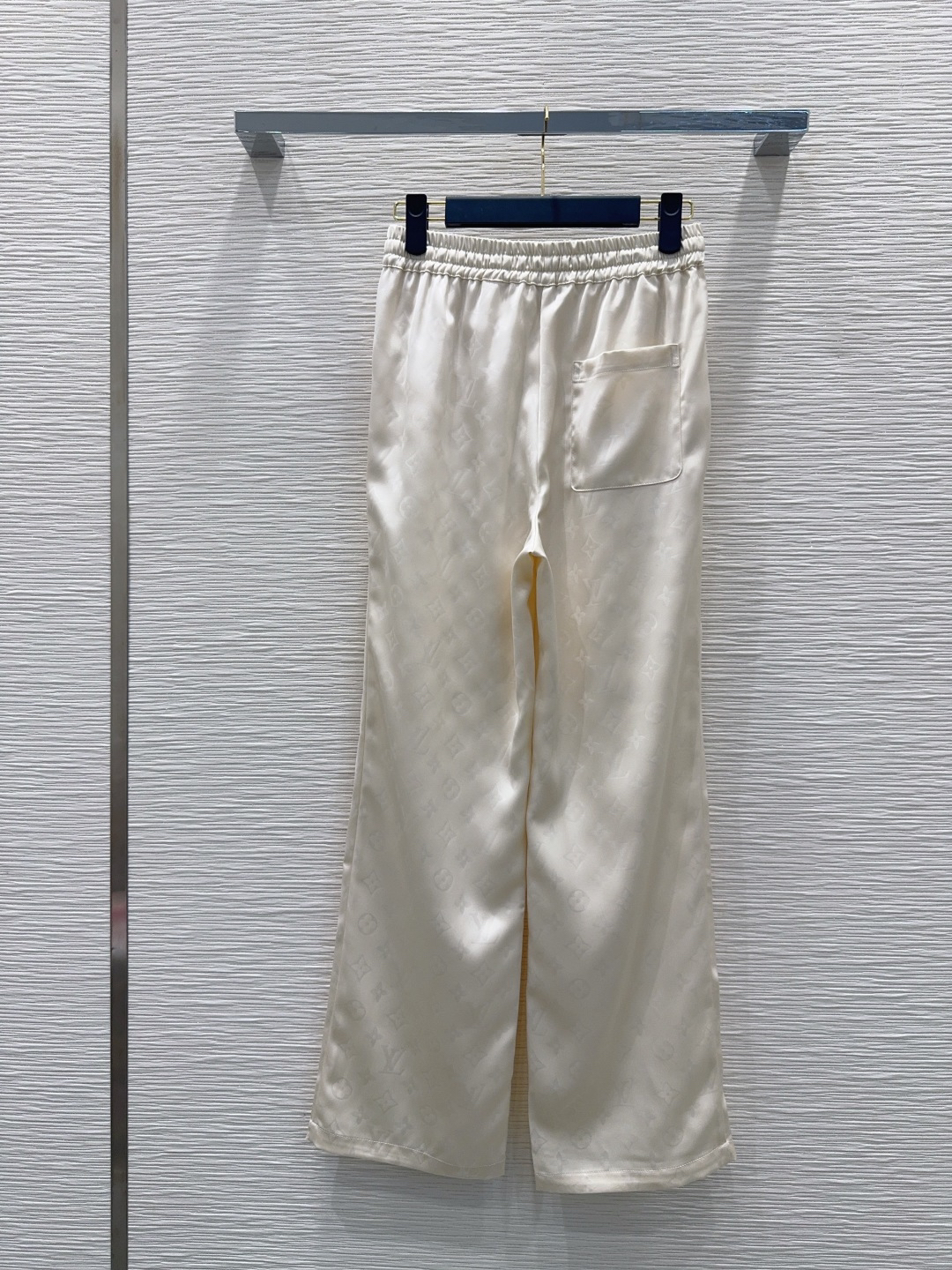 [TOP] Louis Vuitton LV Pants - White