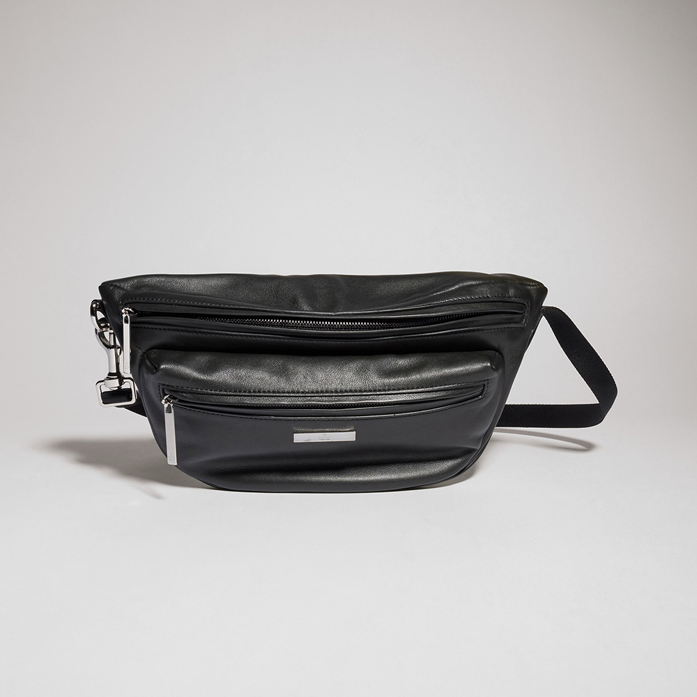 Gucci black Bag GUCCI Gucci Tag Medium Crossbody Bag in Black Leather #387944 | Nigo Office