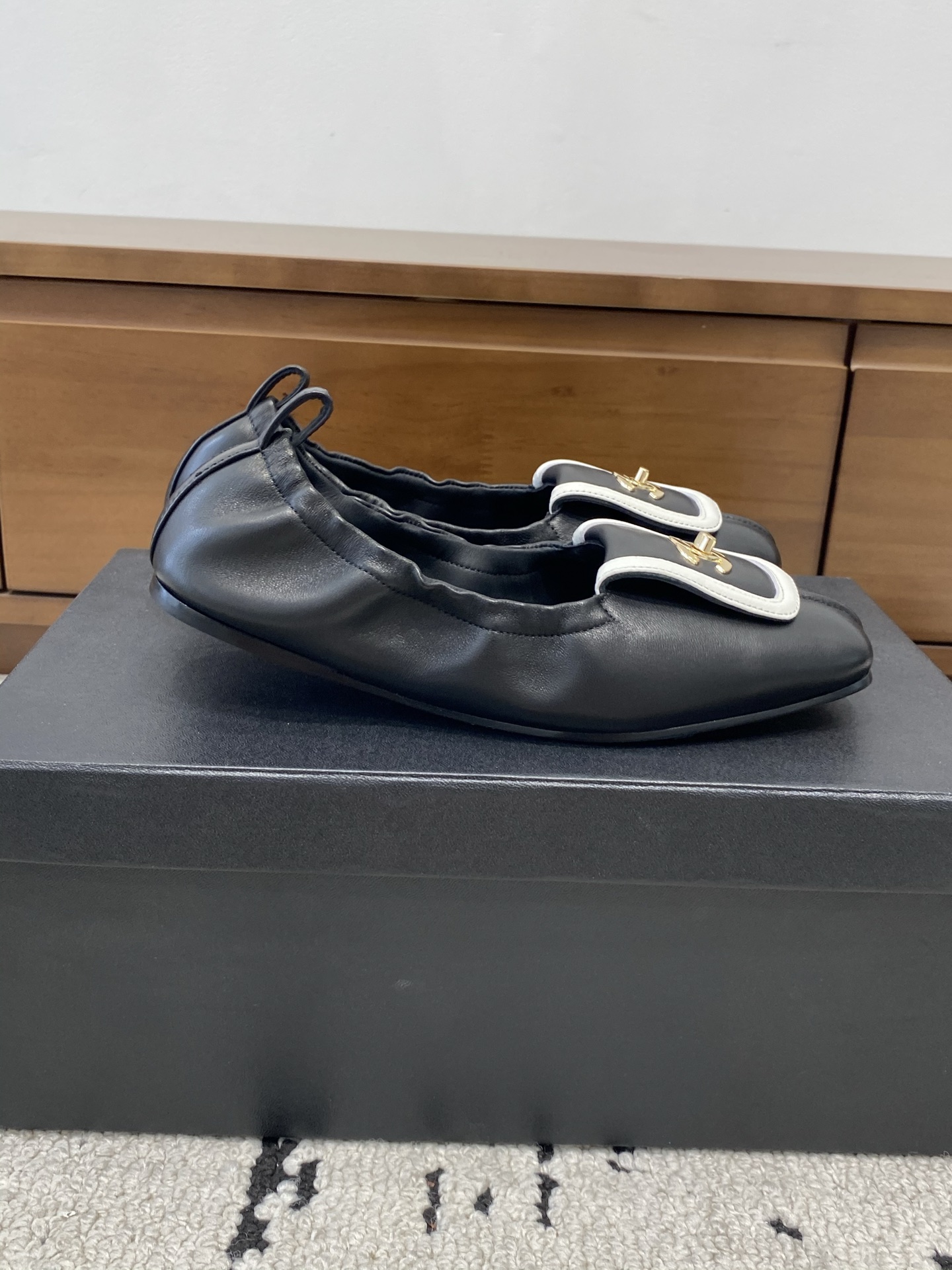 [TOP] CHANEL Flats - Black - 711 Luxury