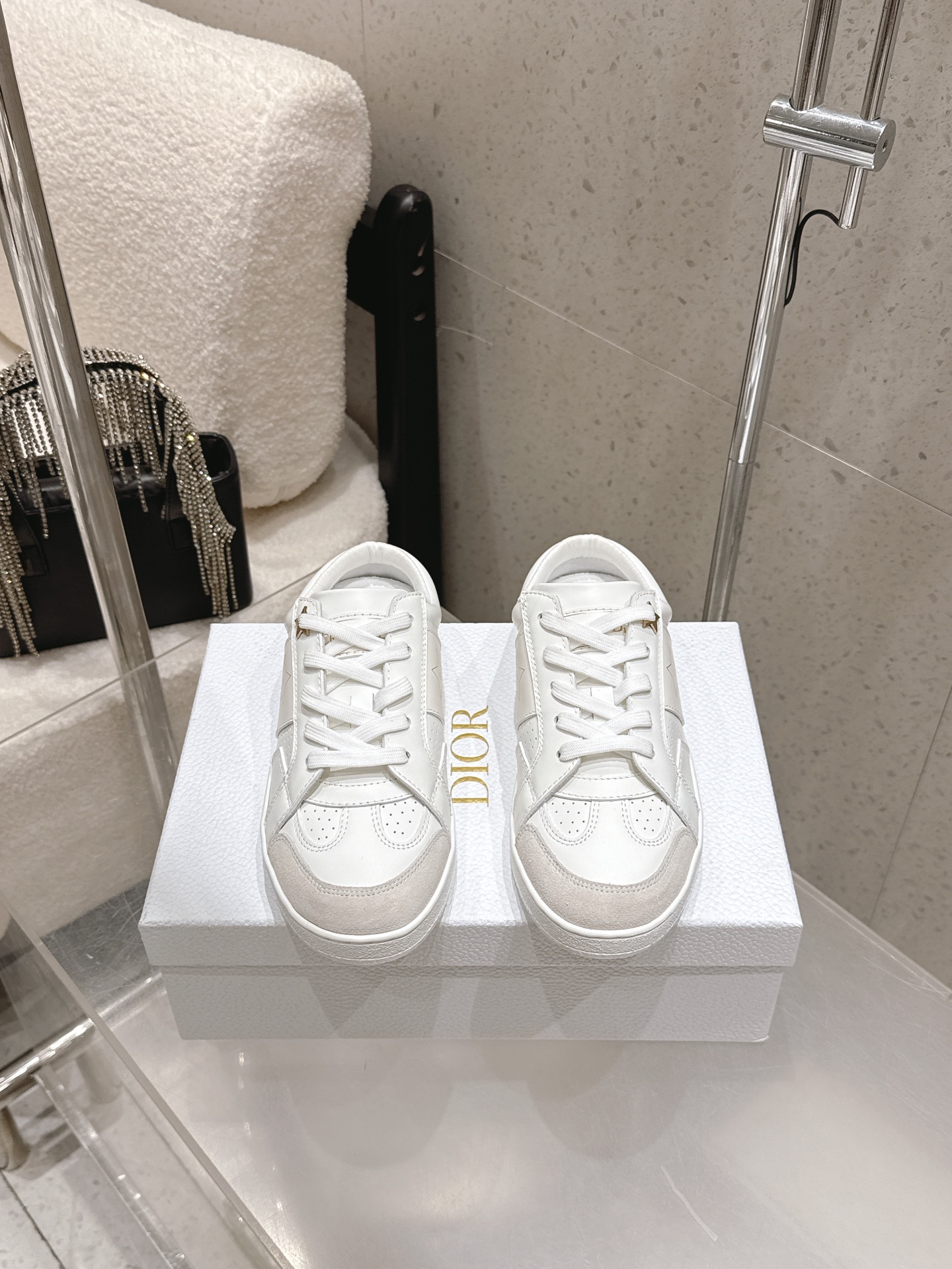 [TOP] Christian Dior Cowhide Casual Shoes - White - 711 Luxury