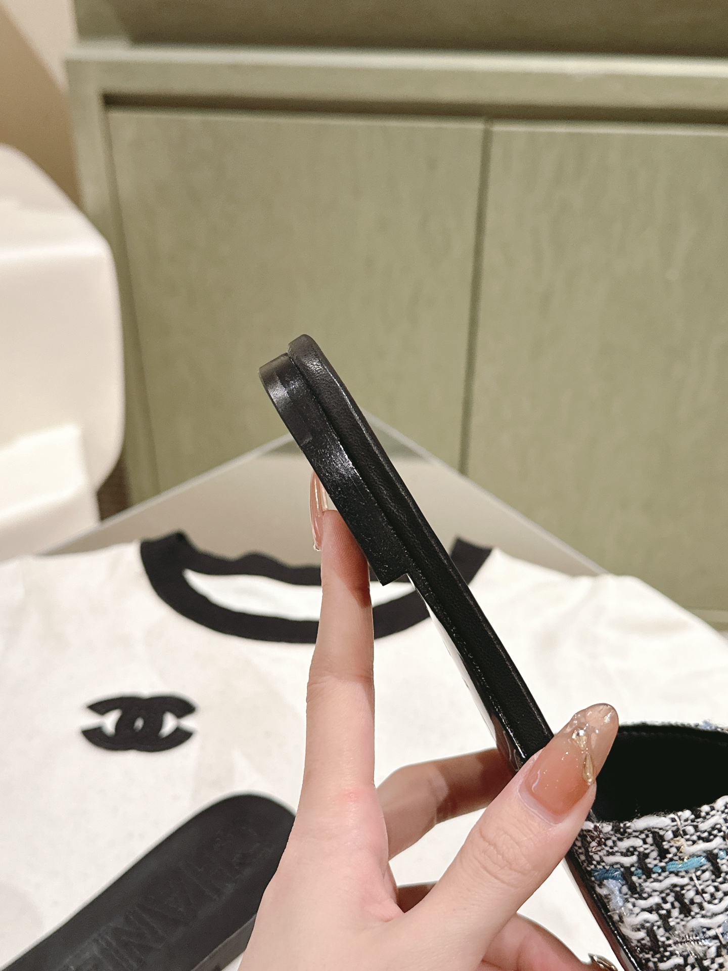 [TOP] CHANEL Flat Sandals - Black