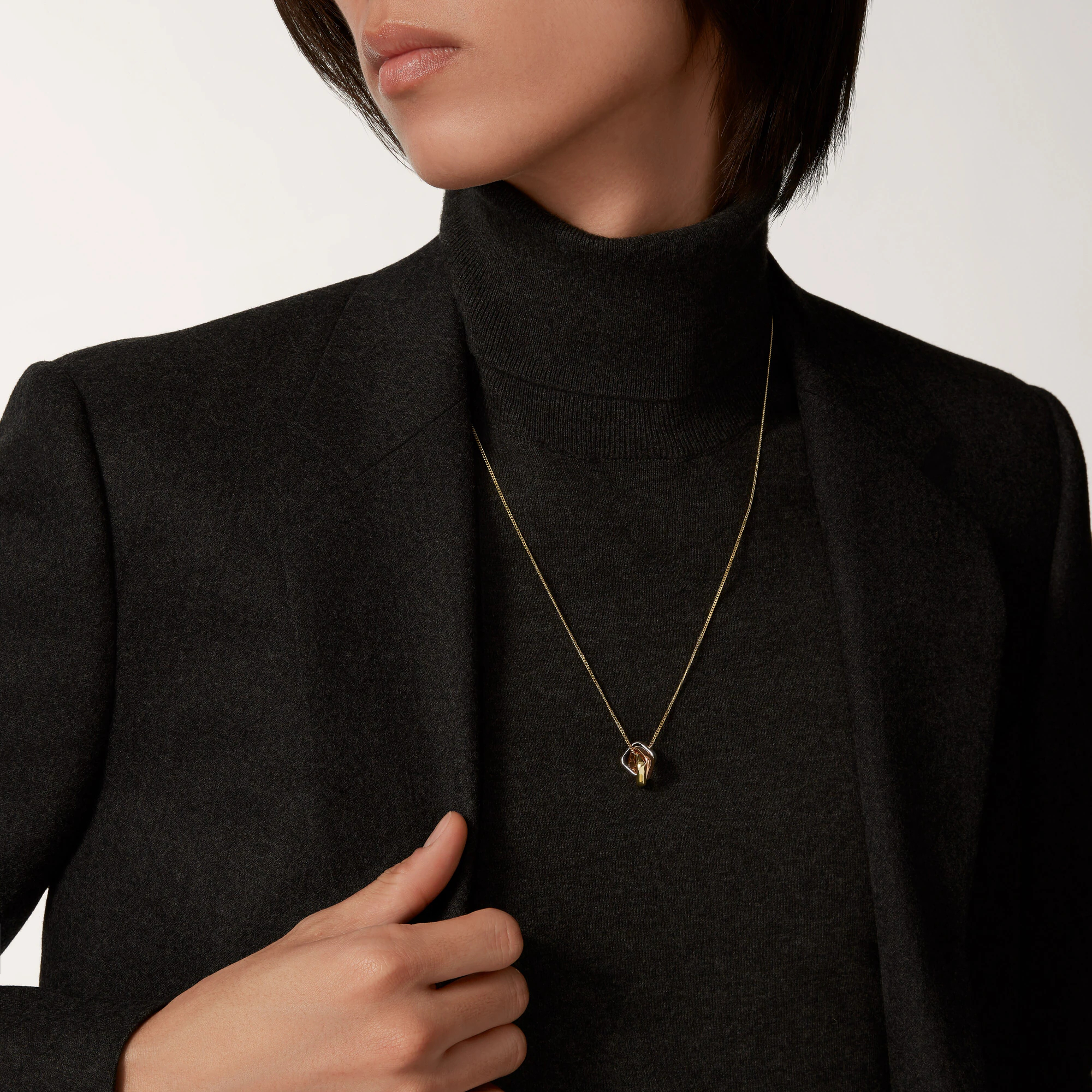 Carty Three Circles Necklace, Three Tone, Square,No Gemstones