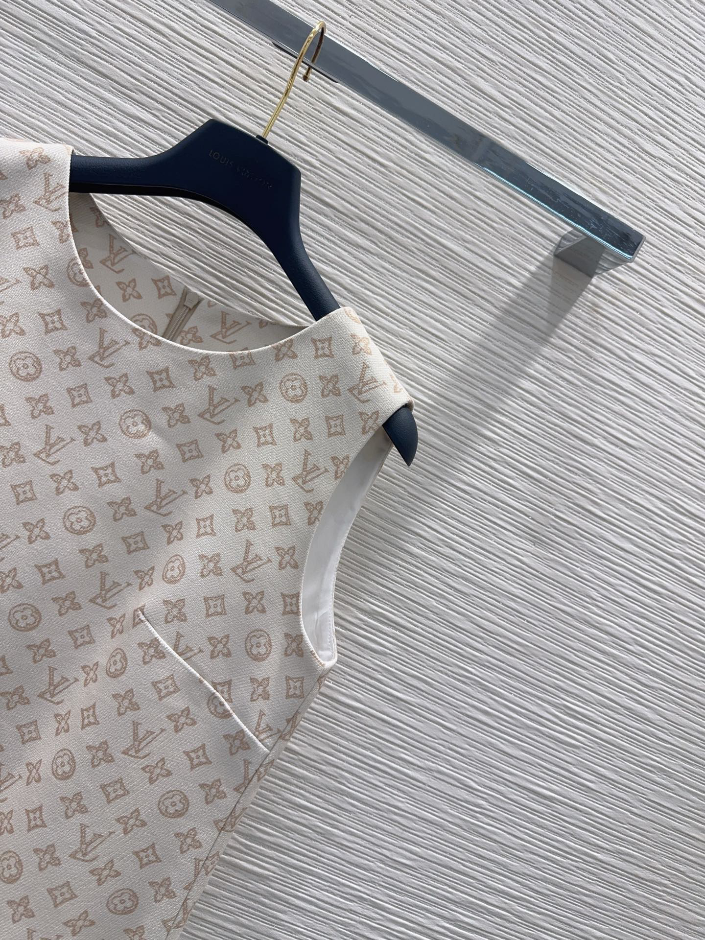 [TOP] Louis Vuitton LV Dress - White