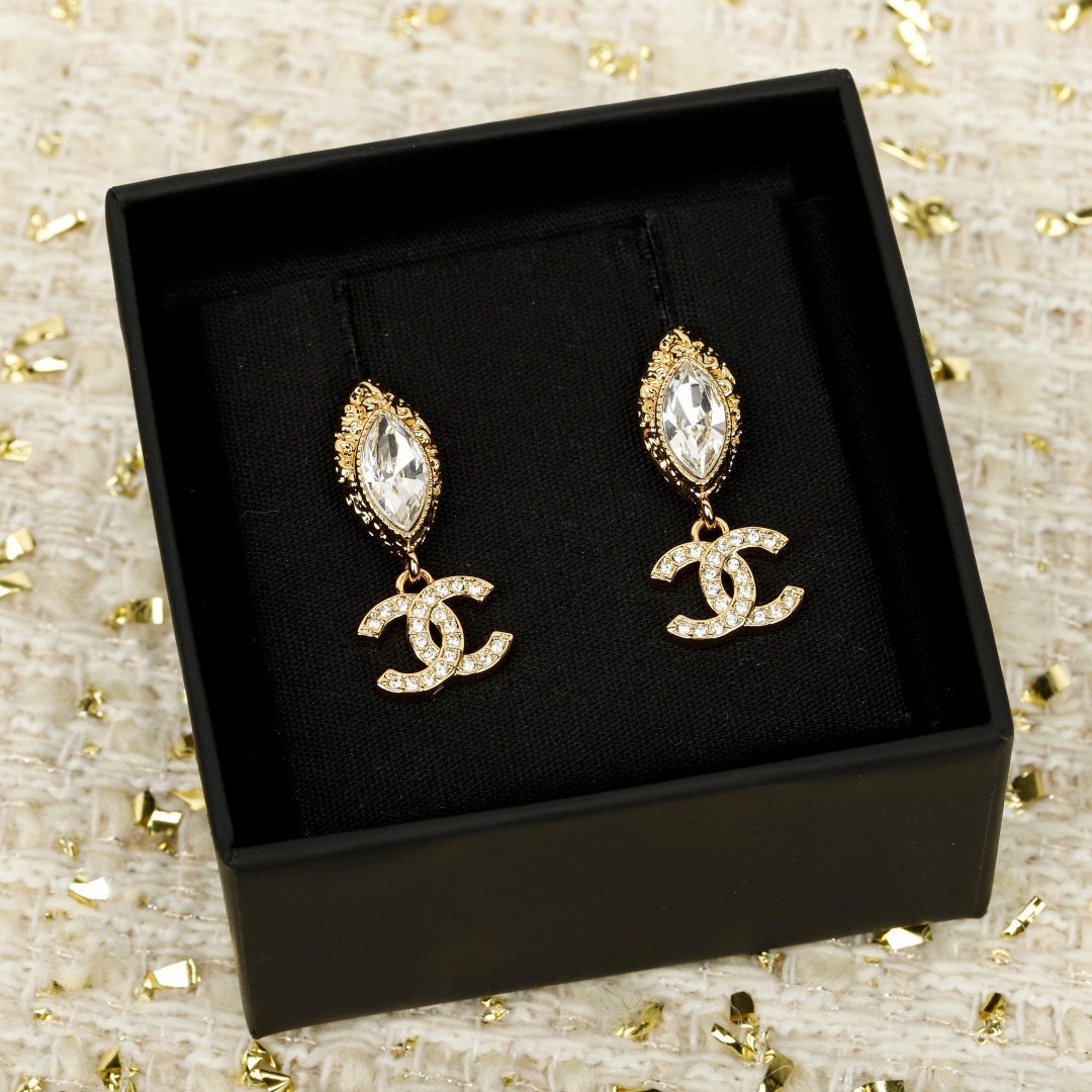 [TOP] CHANEL Earrings - Gold