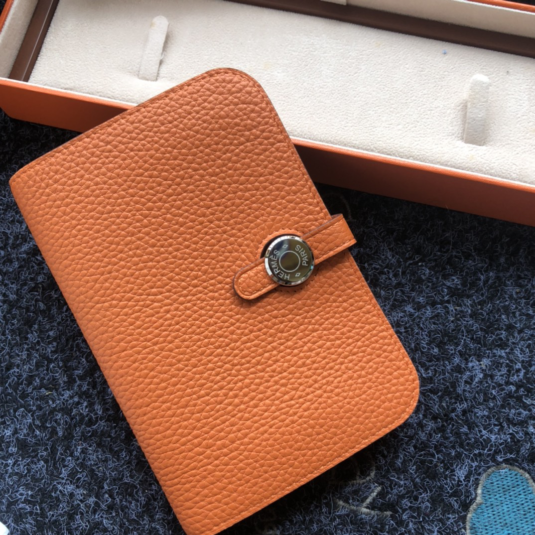 [TOP] HERMES Dogon Passport Holder - Orange - 711 Luxury