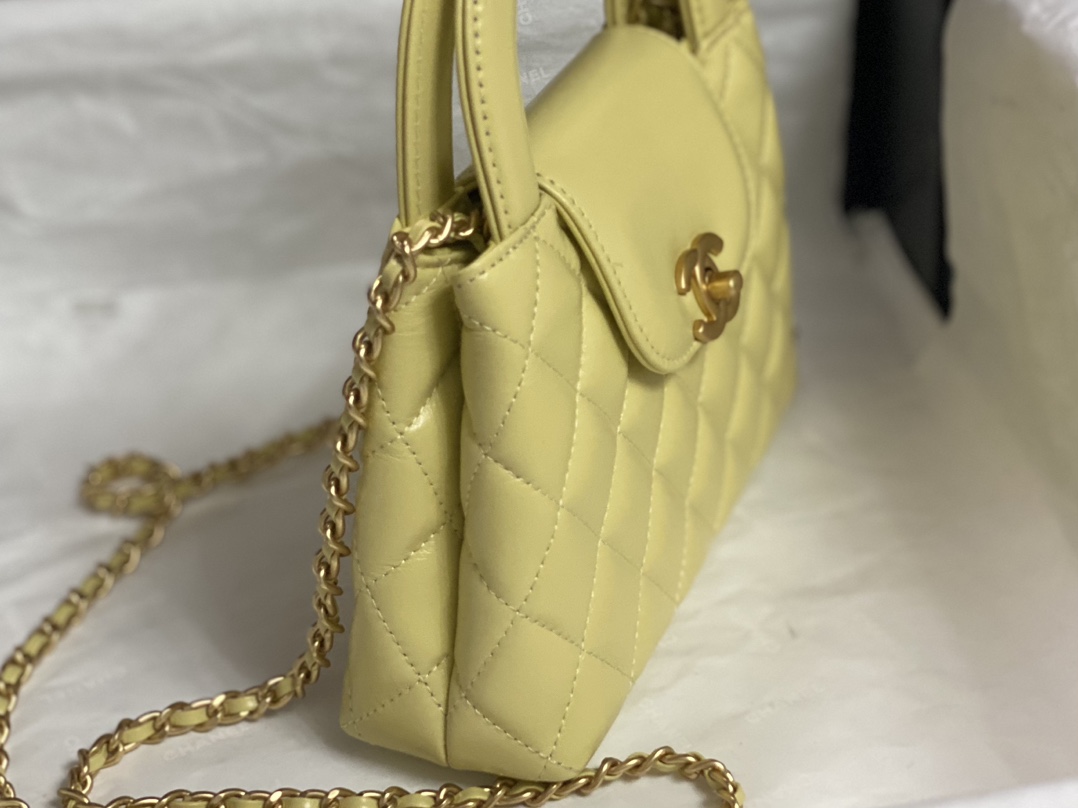 [TOP] CHANEL Kelly Chain Bag 13x19x7 cm - Yellow