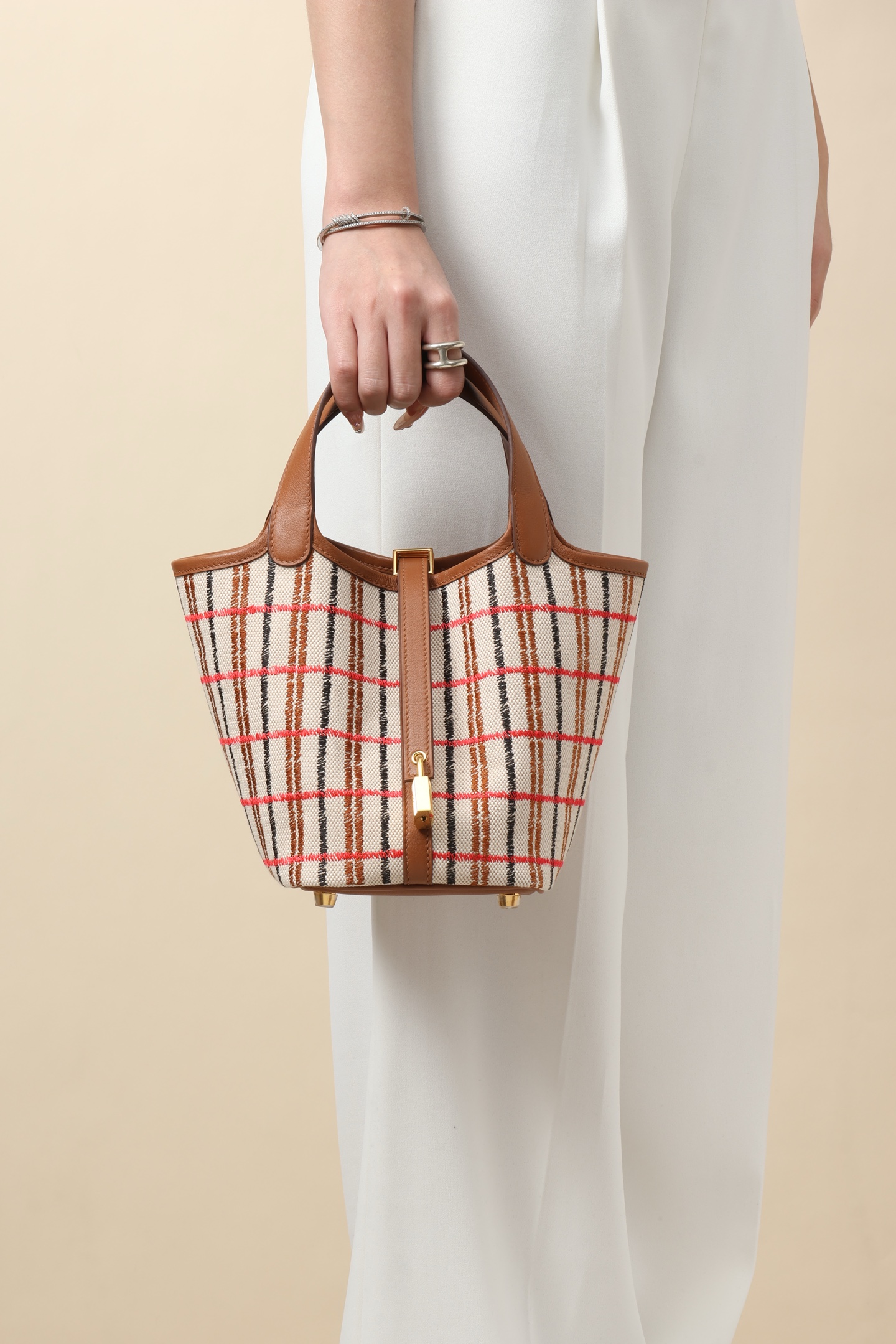 Designer Bag Hermès Swift Calfskin Handbag Couverture Carre #386903 View 2 | Nigo Office
