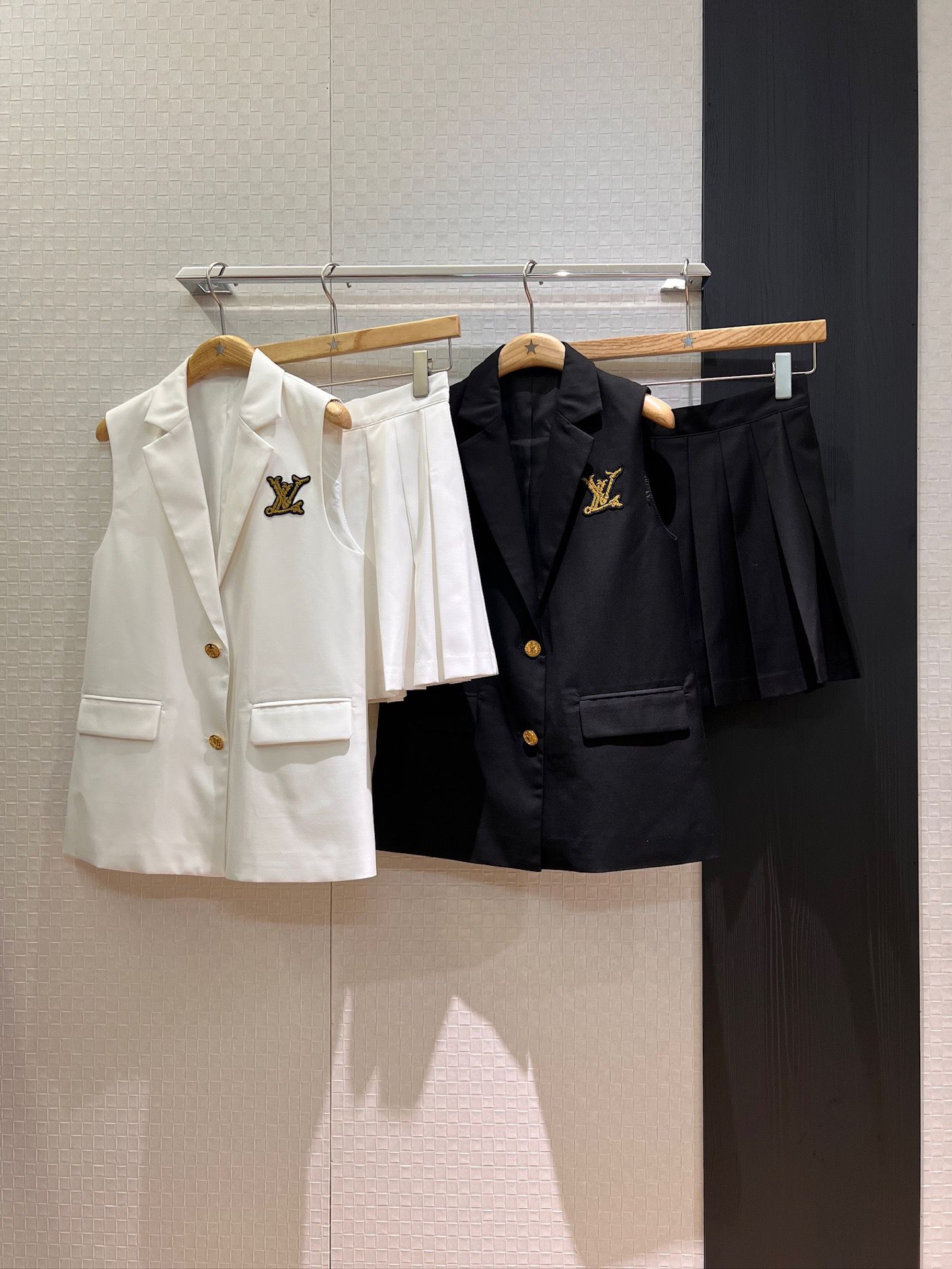 [TOP] Louis Vuitton LV Vest + Skirt Set - 2 Color