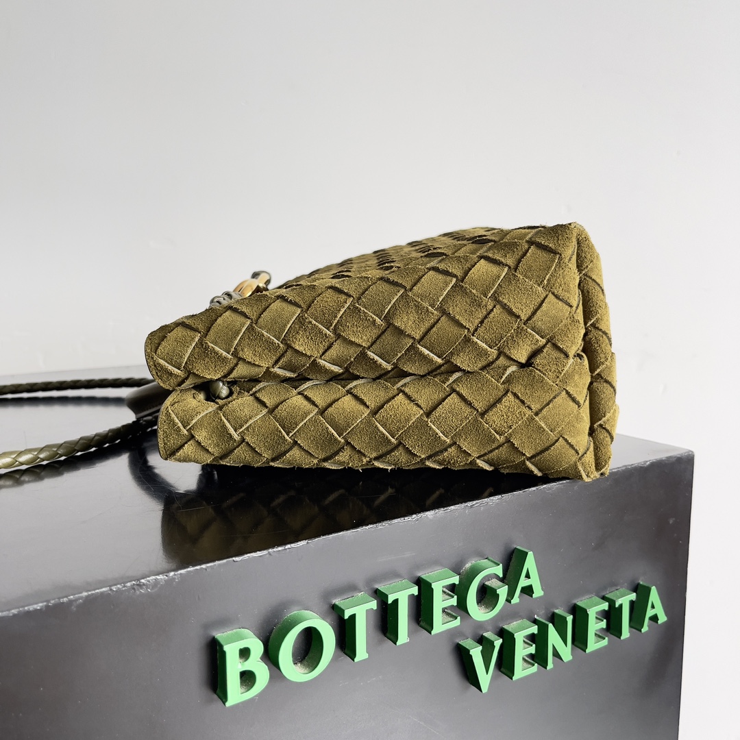 [TOP] Bottega Veneta BV Andiamo Bag Lambskin 25x22x10.5cm - Green - 711 Luxury