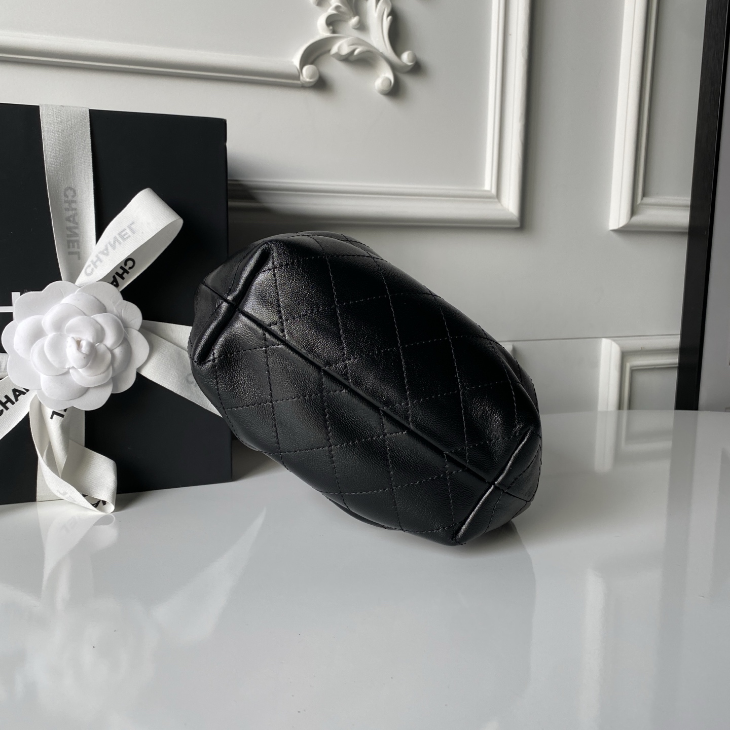 [TOP] CHANEL Pouch Bag Lambskin 18x24x12cm/26x32x14cm - Black