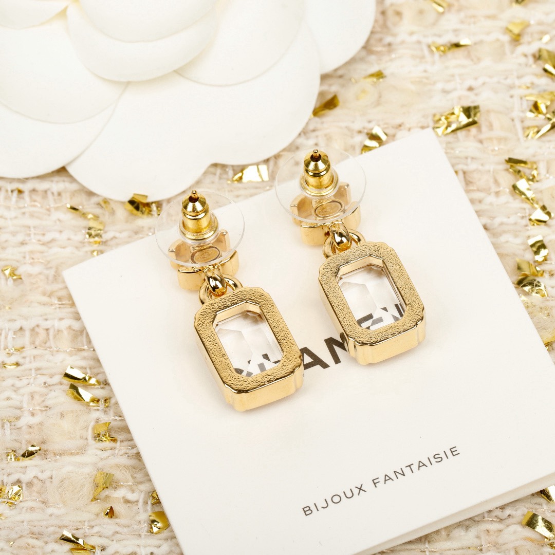 [TOP] CHANEL Earrings - Gold