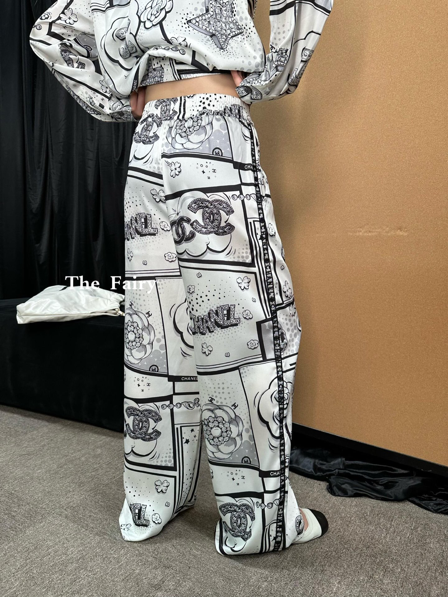 [TOP] CHANEL  Suit - White