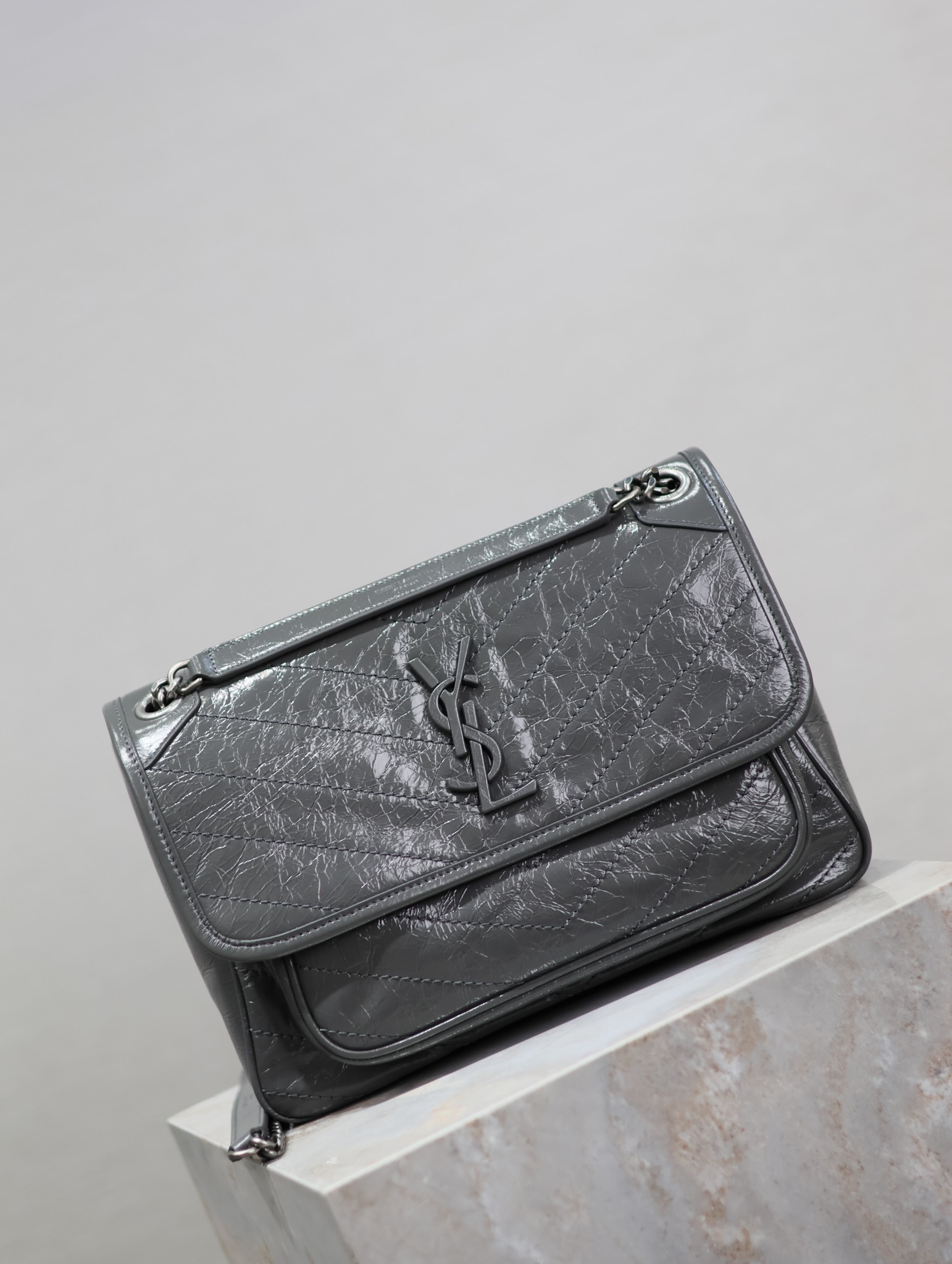 [TOP] Yves Saint Laurent YSL Niki Bag Wax Leather 28x20.5x8.5cm - Gray - 711 Luxury