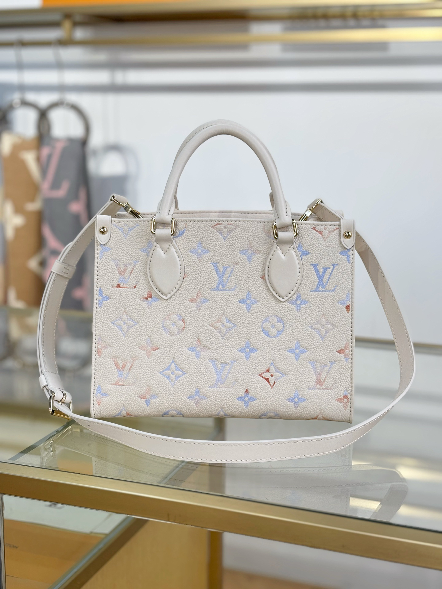 [TOP] Louis Vuitton LV On the GO Bag 25x19x11.5cm - Beige - 711 Luxury