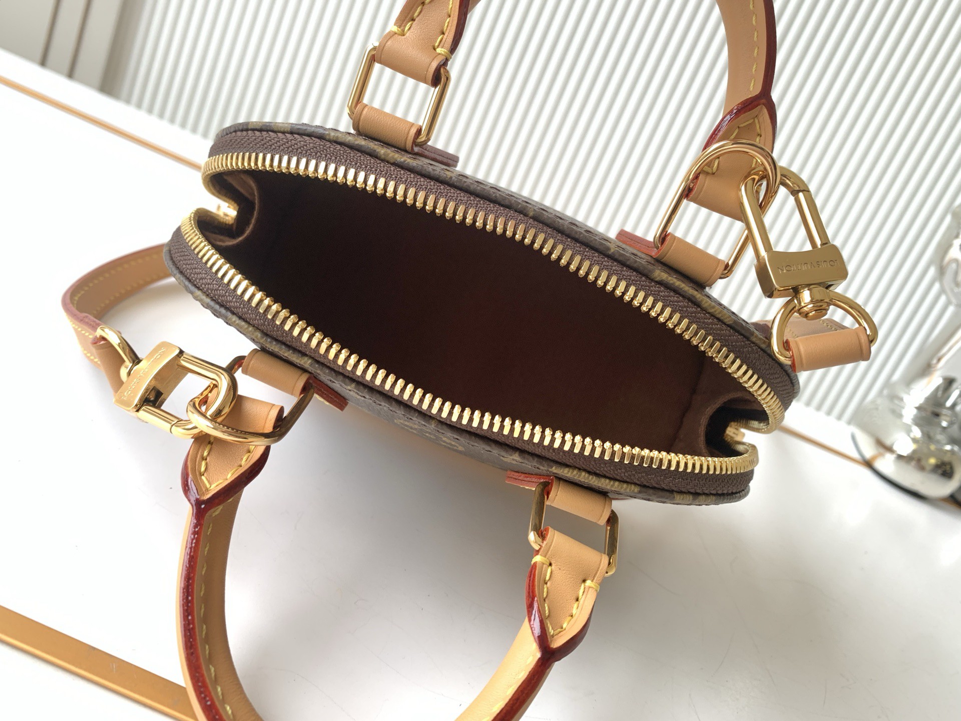 [TOP] Louis Vuitton LV  New launch Nano Alma Bag 18 x 12 x 8 cm - Brown - 711 Luxury
