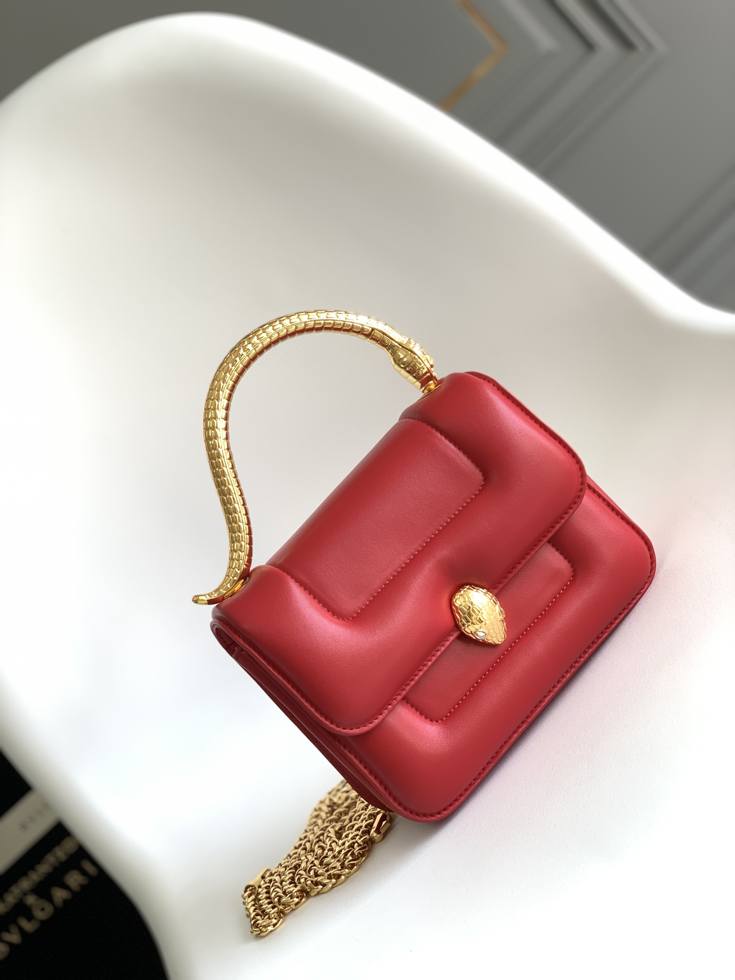 [TOP] BVLGARI Bag Lambskin 19.2x15x6cm - Red - 711 Luxury