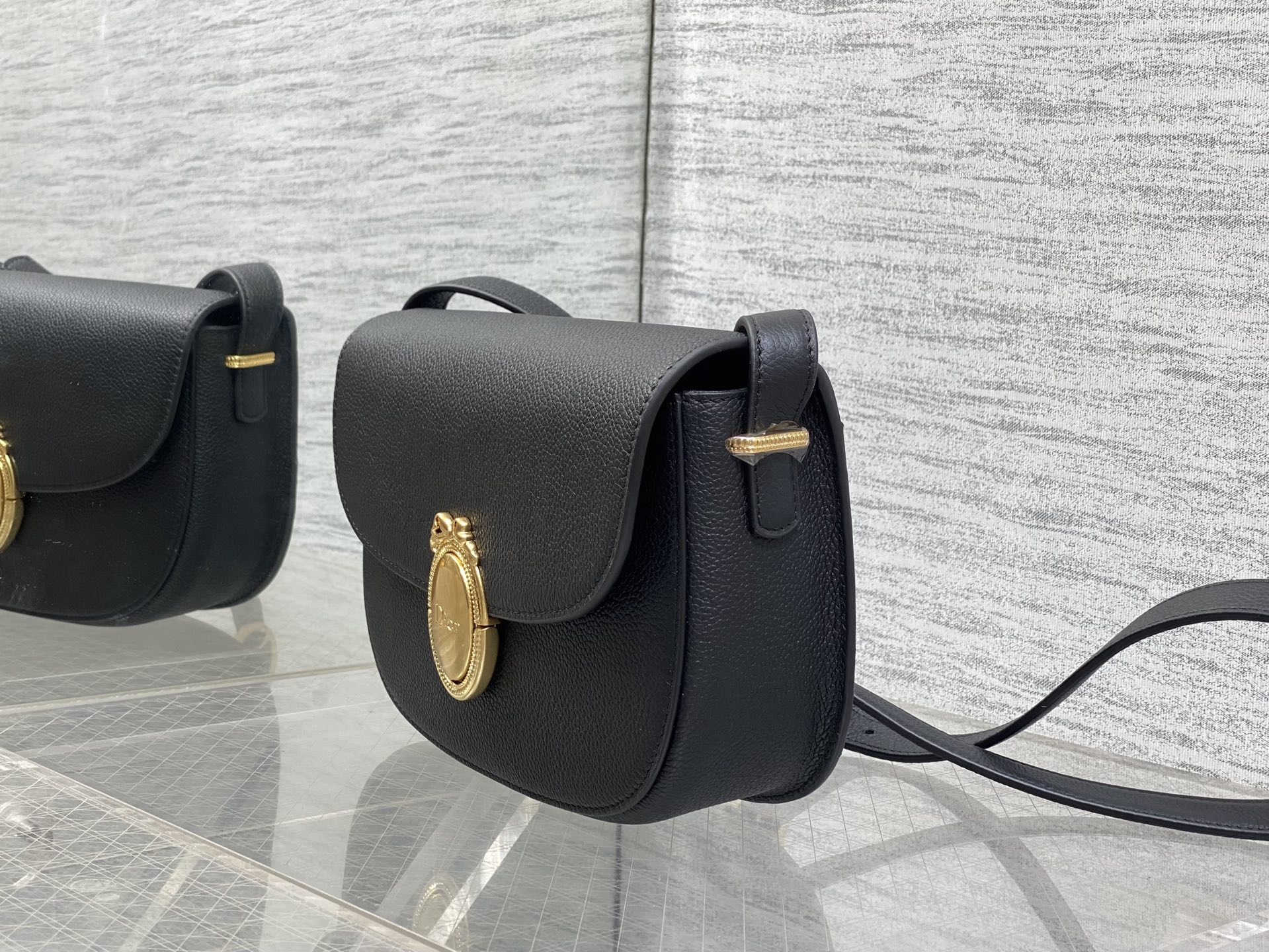 [TOP] Christian Dior Medaillon Bag 23*16*6.5cm - Black - 711 Luxury