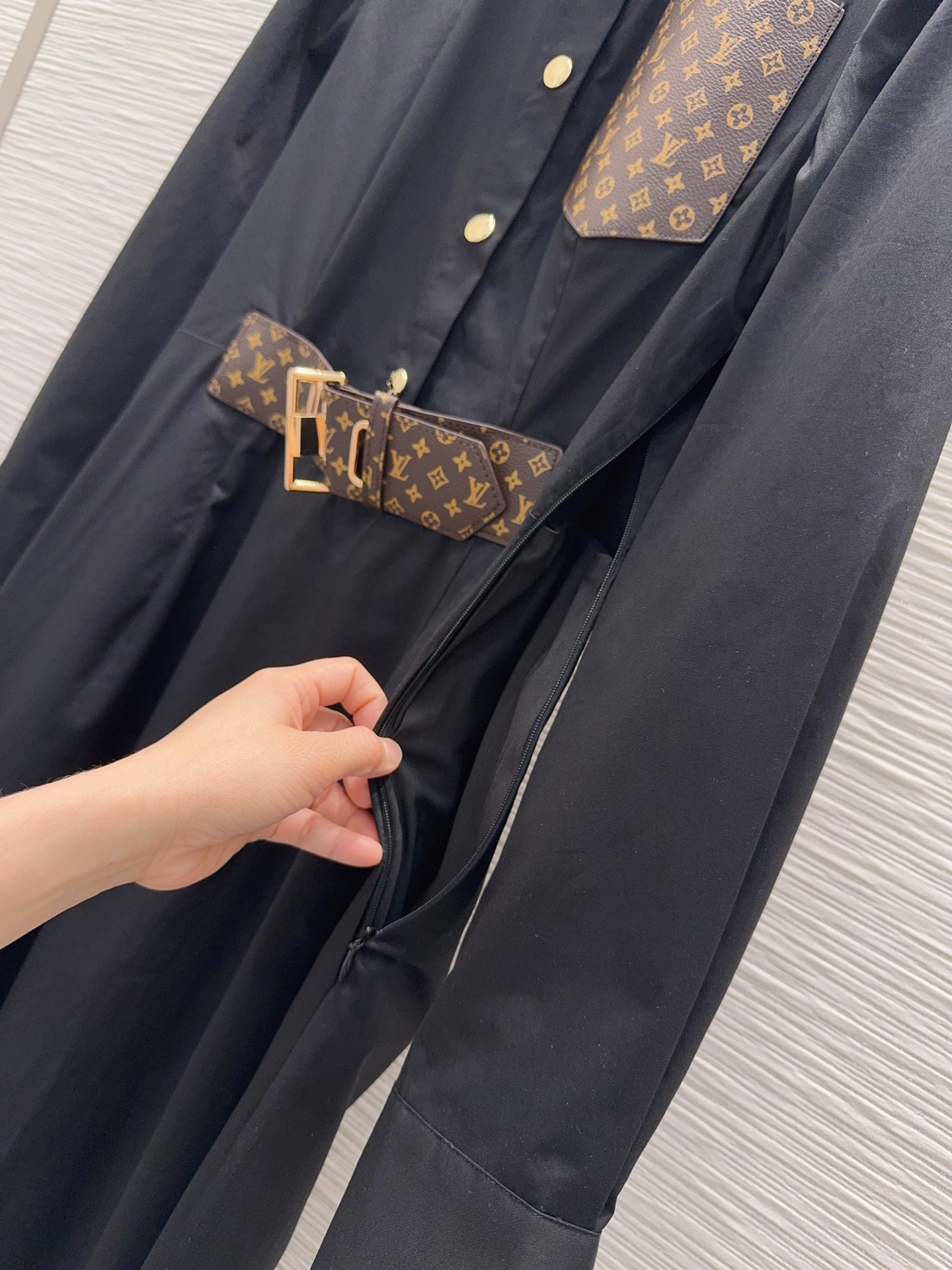 [TOP] Louis Vuitton LV Lapel Belt Shirt Dress - Black