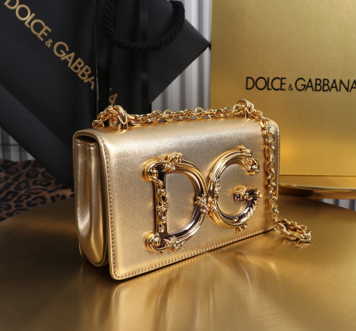 [TOP] Dolce & Gabbana D&G Girls Bag  Cowhide 18x10x5cm - Gold - 711 Luxury