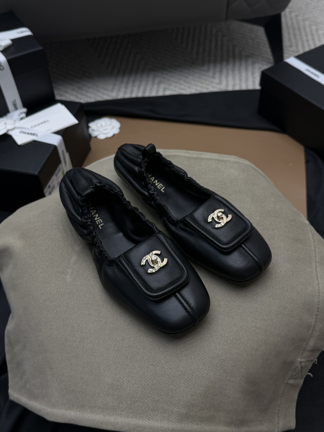 Chanel Bag Chanel CC Bag Buckle Ballet Shoes#388943 View 2 | Nigo Office