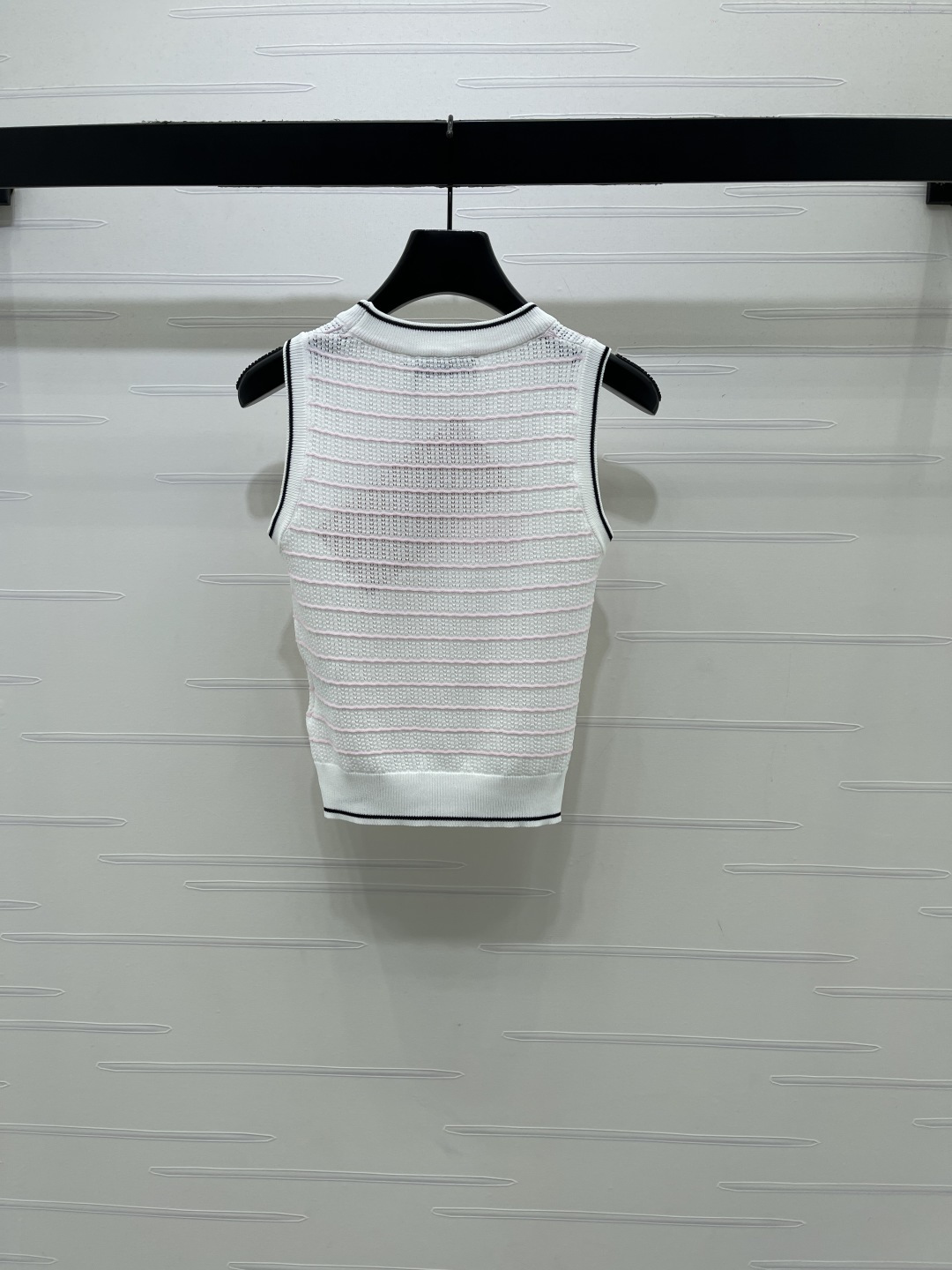 [TOP] Miu Miu Knit Vest - White and Pink - 711 Luxury
