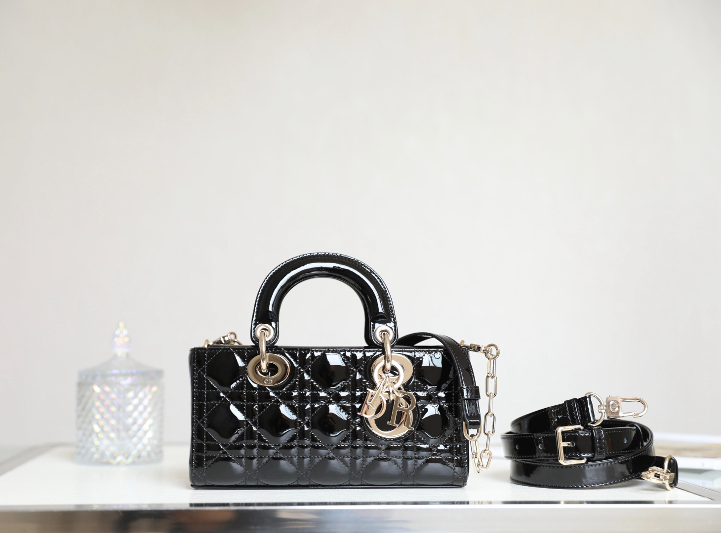 [TOP] Christian Dior Lady D-Joy Bag 22x12x5cm - Black - 711 Luxury