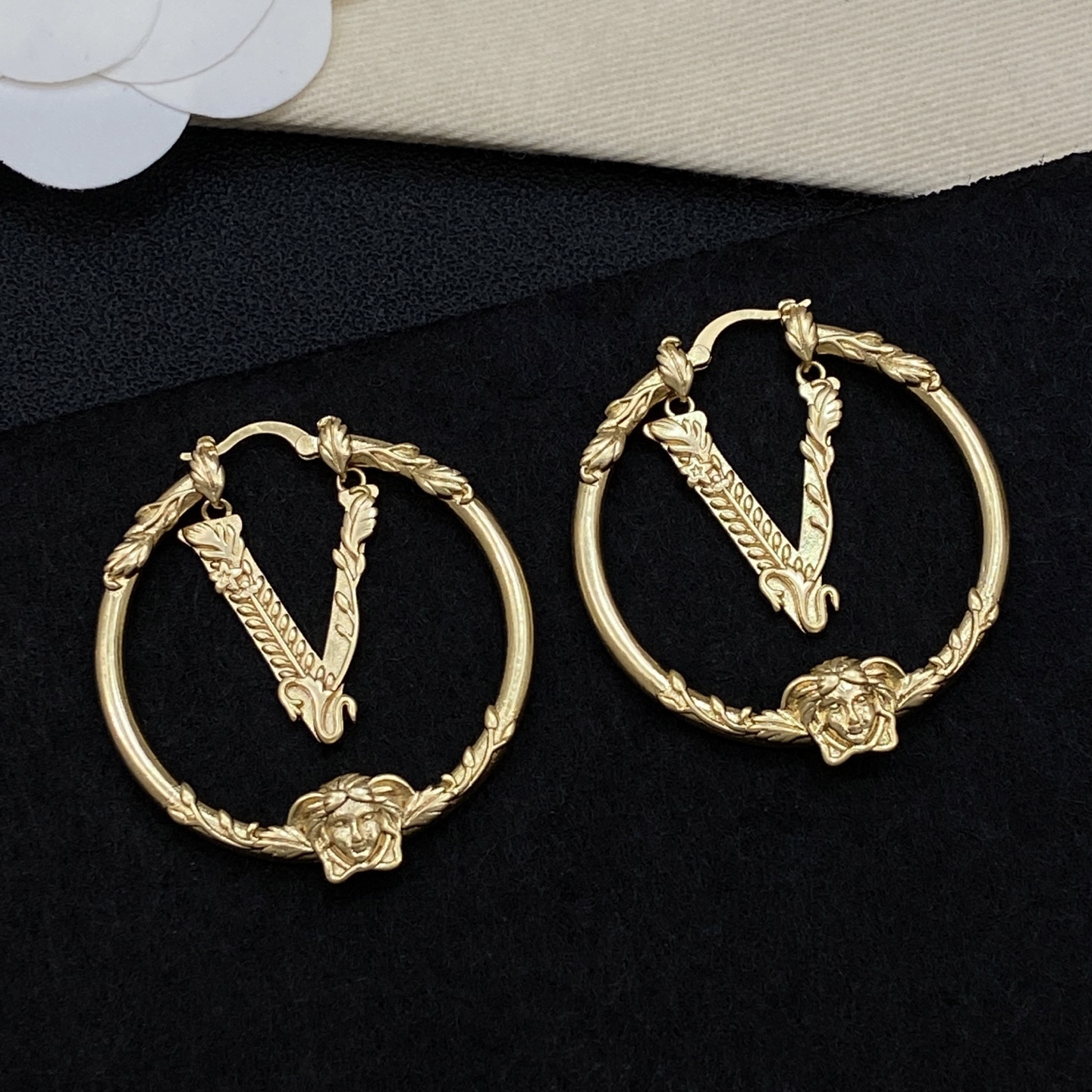 [TOP] VERSACE Earrings - Gold - 711 Luxury