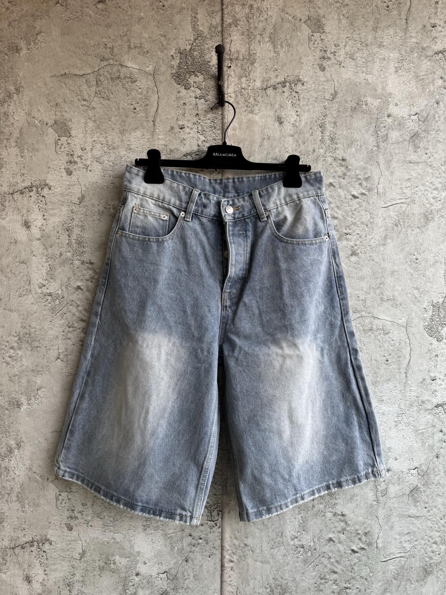 Balenciaga Ripped Jeans #378701