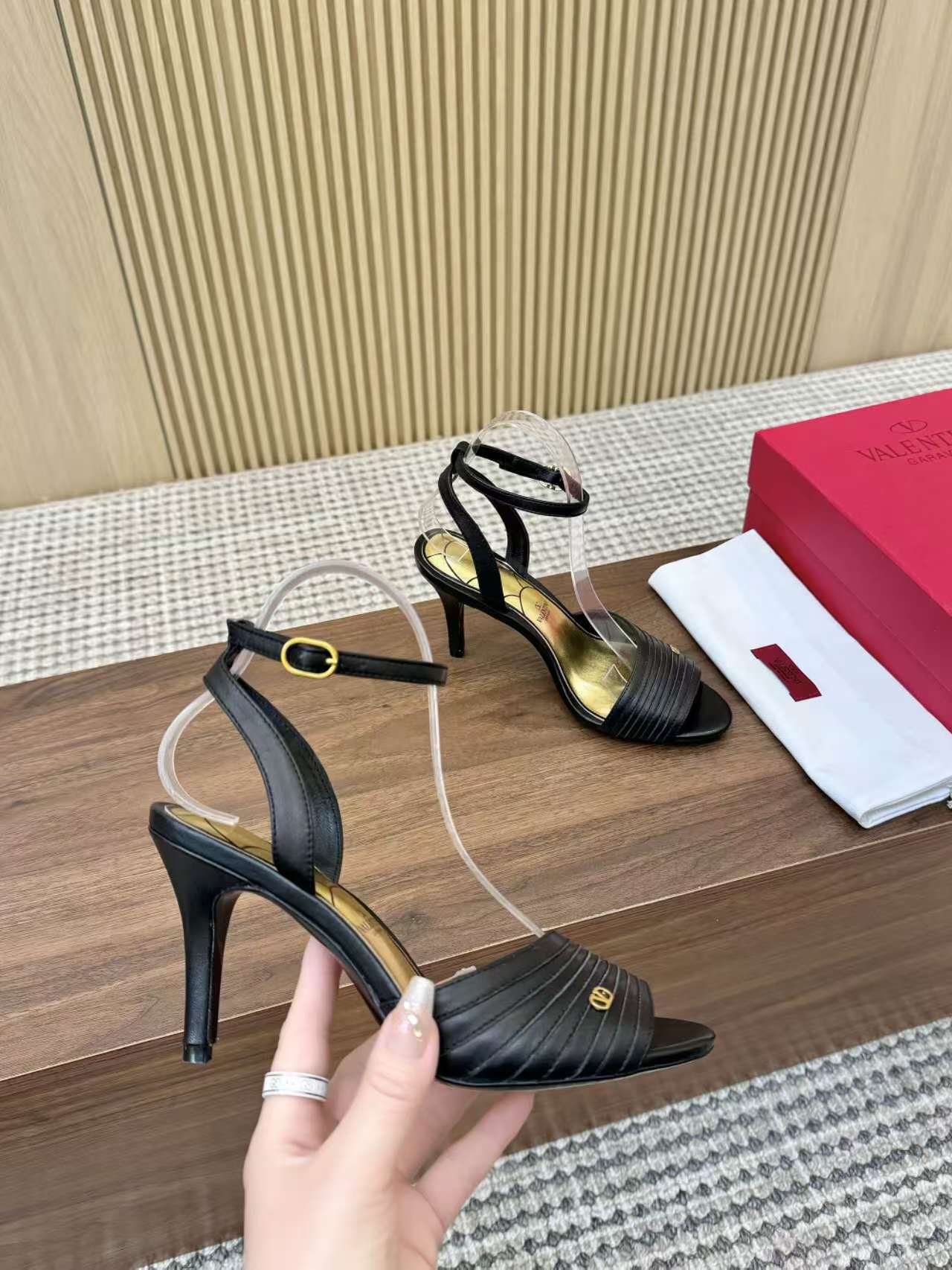 [TOP] VALENTINO High-heeled Shoes  - Black - 711 Luxury